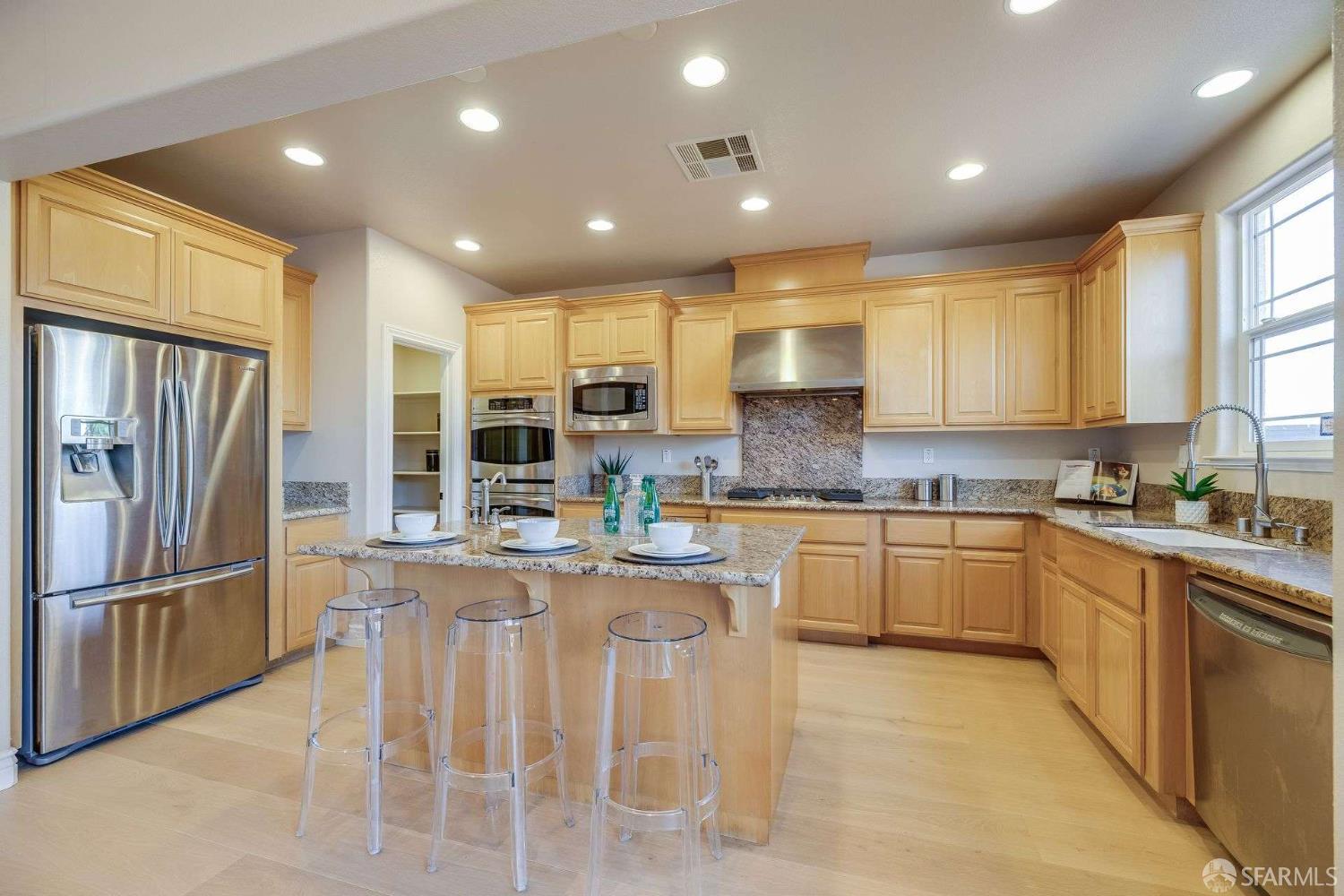 Detail Gallery Image 12 of 52 For 5619 Wells Ln, San Ramon,  CA 94582 - 5 Beds | 3/1 Baths