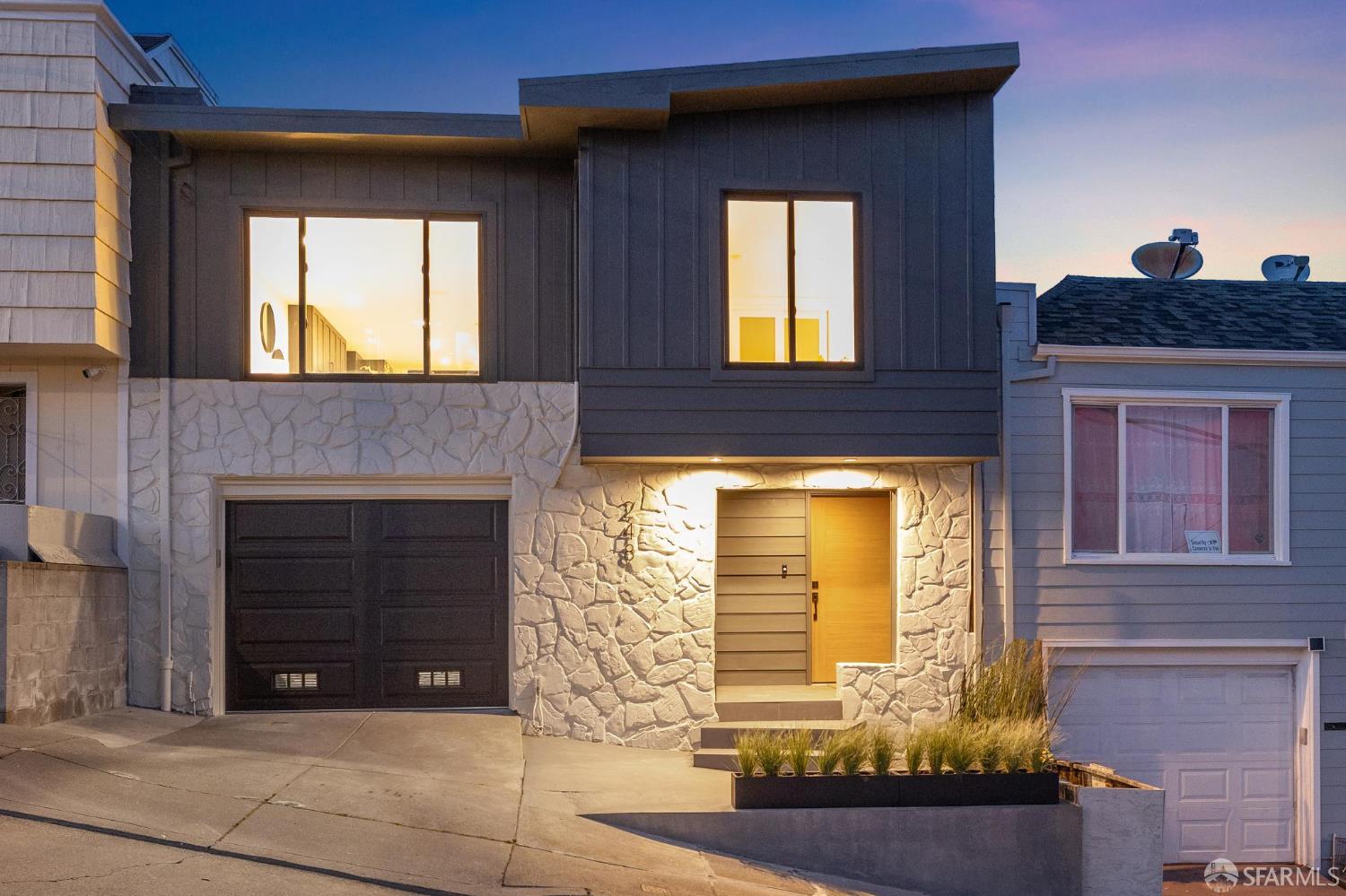 Detail Gallery Image 5 of 72 For 248 Ordway St, San Francisco,  CA 94134 - 4 Beds | 3 Baths