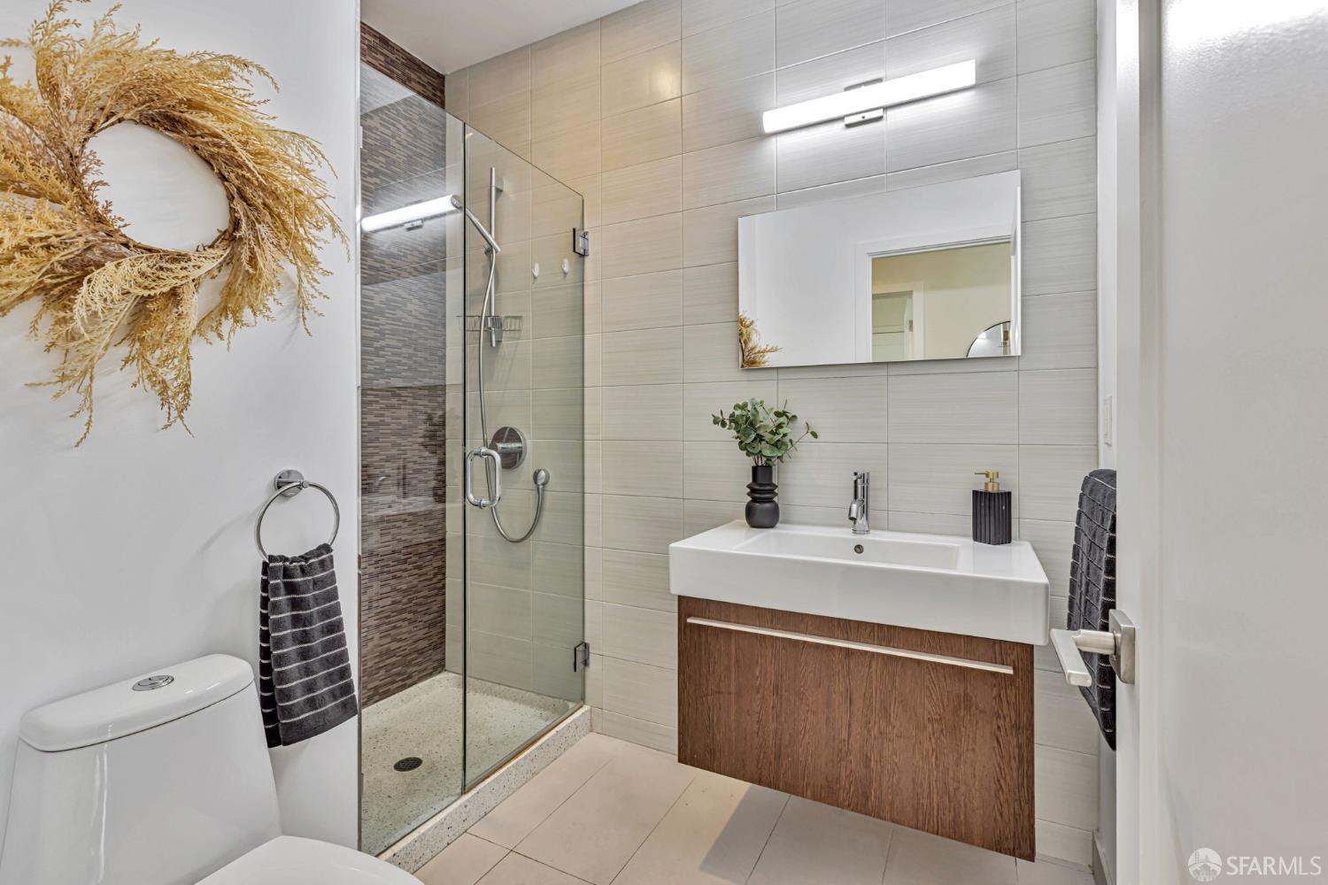 Detail Gallery Image 8 of 41 For 413 Valencia St #303,  San Francisco,  CA 94103 - 2 Beds | 2 Baths