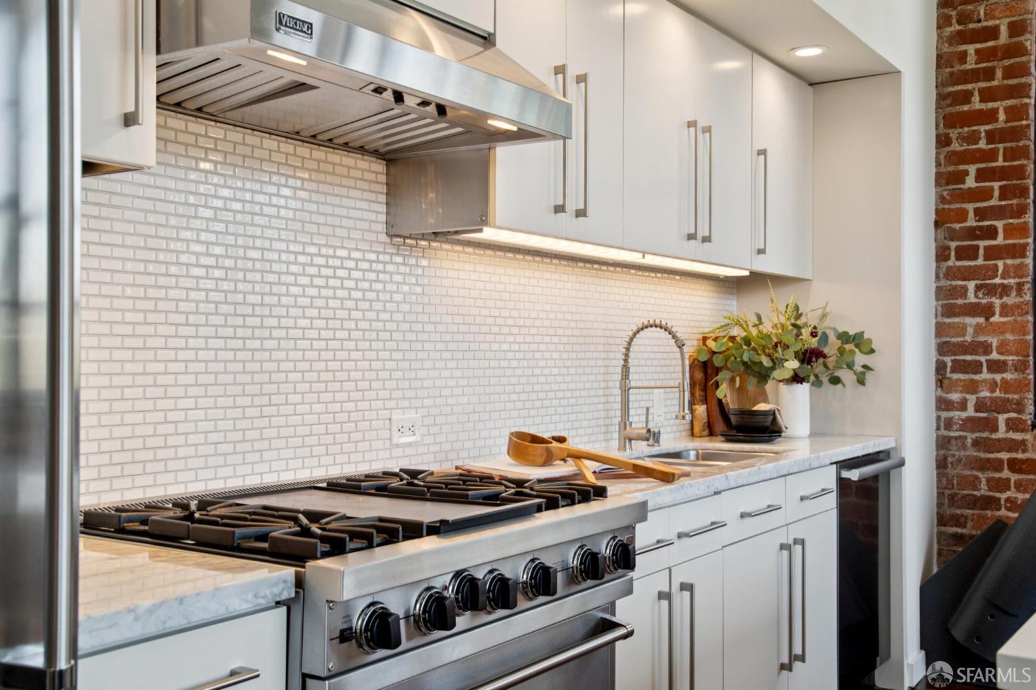 Detail Gallery Image 12 of 56 For 2101 Bryant St #306,  San Francisco,  CA 94110 - 3 Beds | 3 Baths
