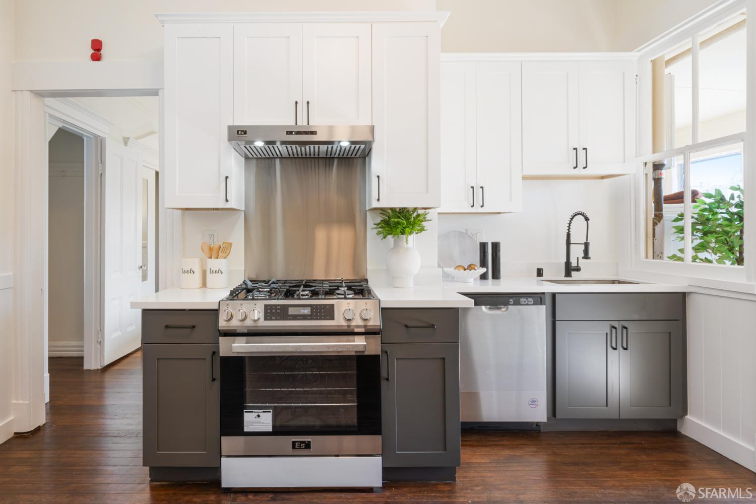Detail Gallery Image 13 of 41 For 1386 Utah St, San Francisco,  CA 94110 - 3 Beds | 1 Baths