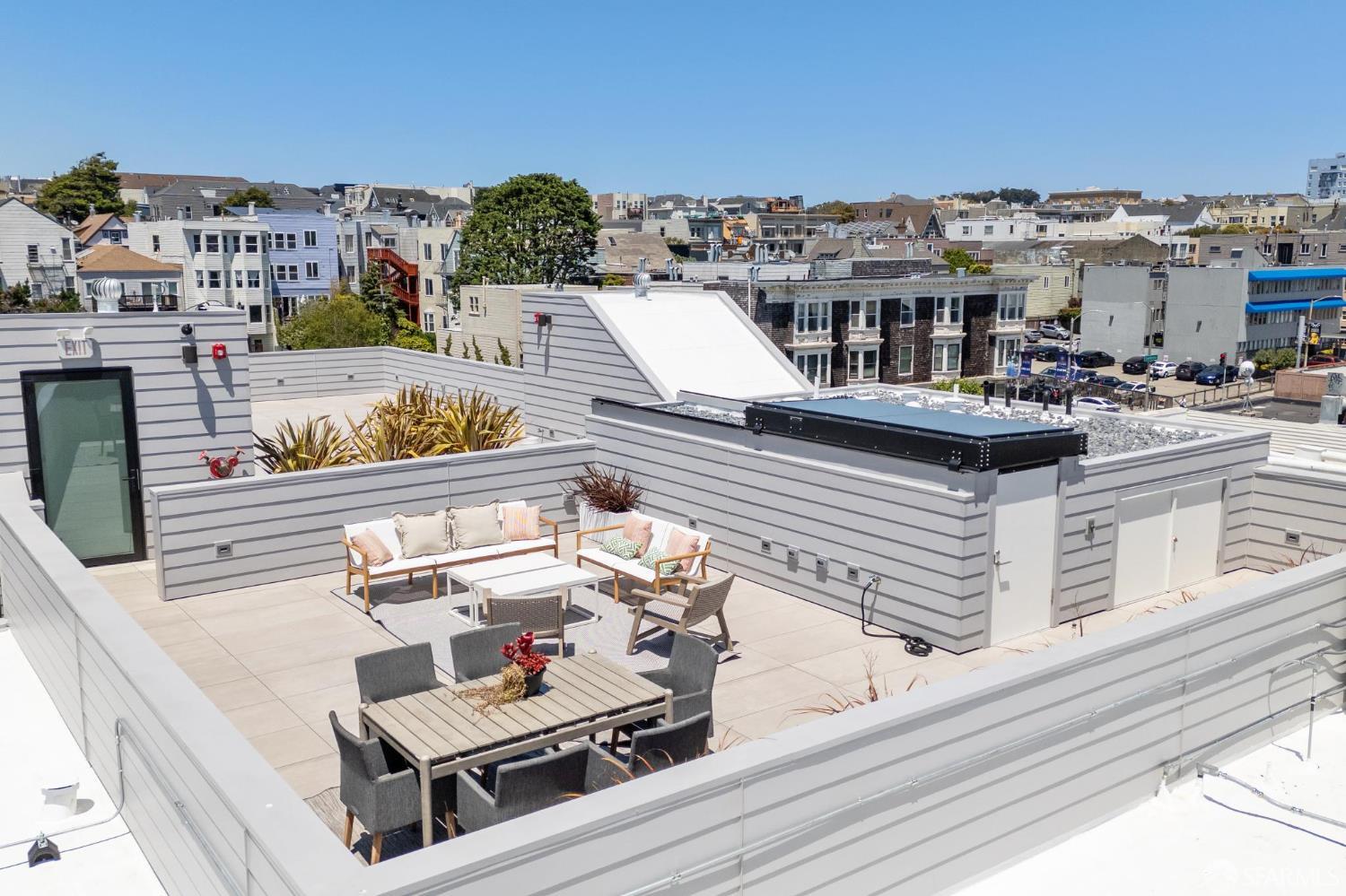 Detail Gallery Image 41 of 47 For 3657 California St, San Francisco,  CA 94118 - 3 Beds | 3 Baths