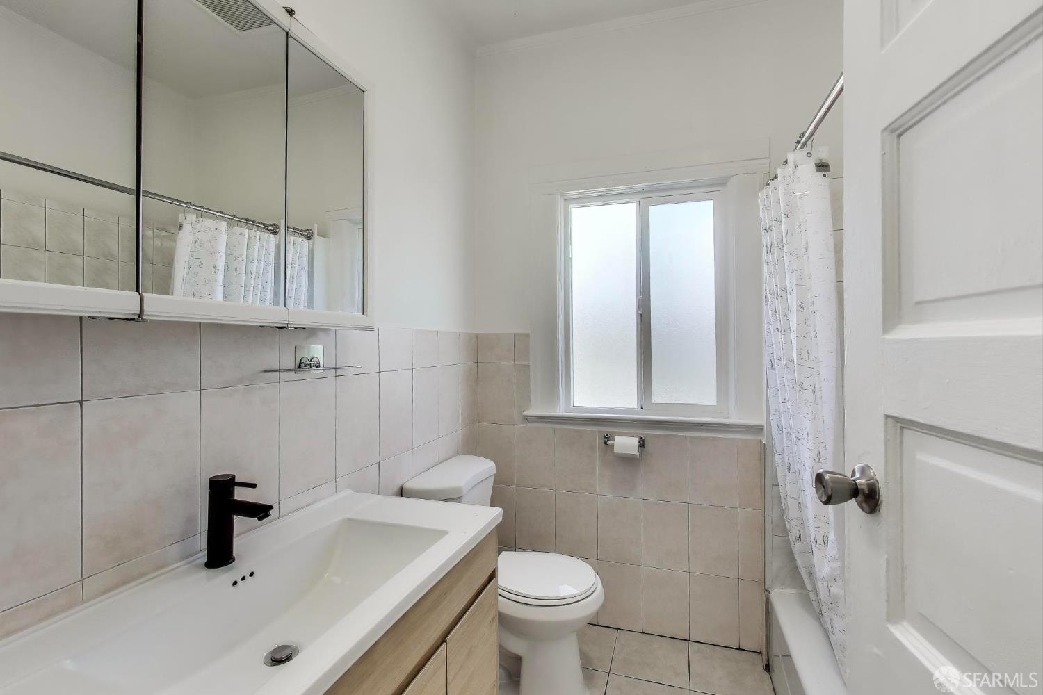 Detail Gallery Image 2 of 39 For 1671 Greenwich St, San Francisco,  CA 94123 - – Beds | – Baths