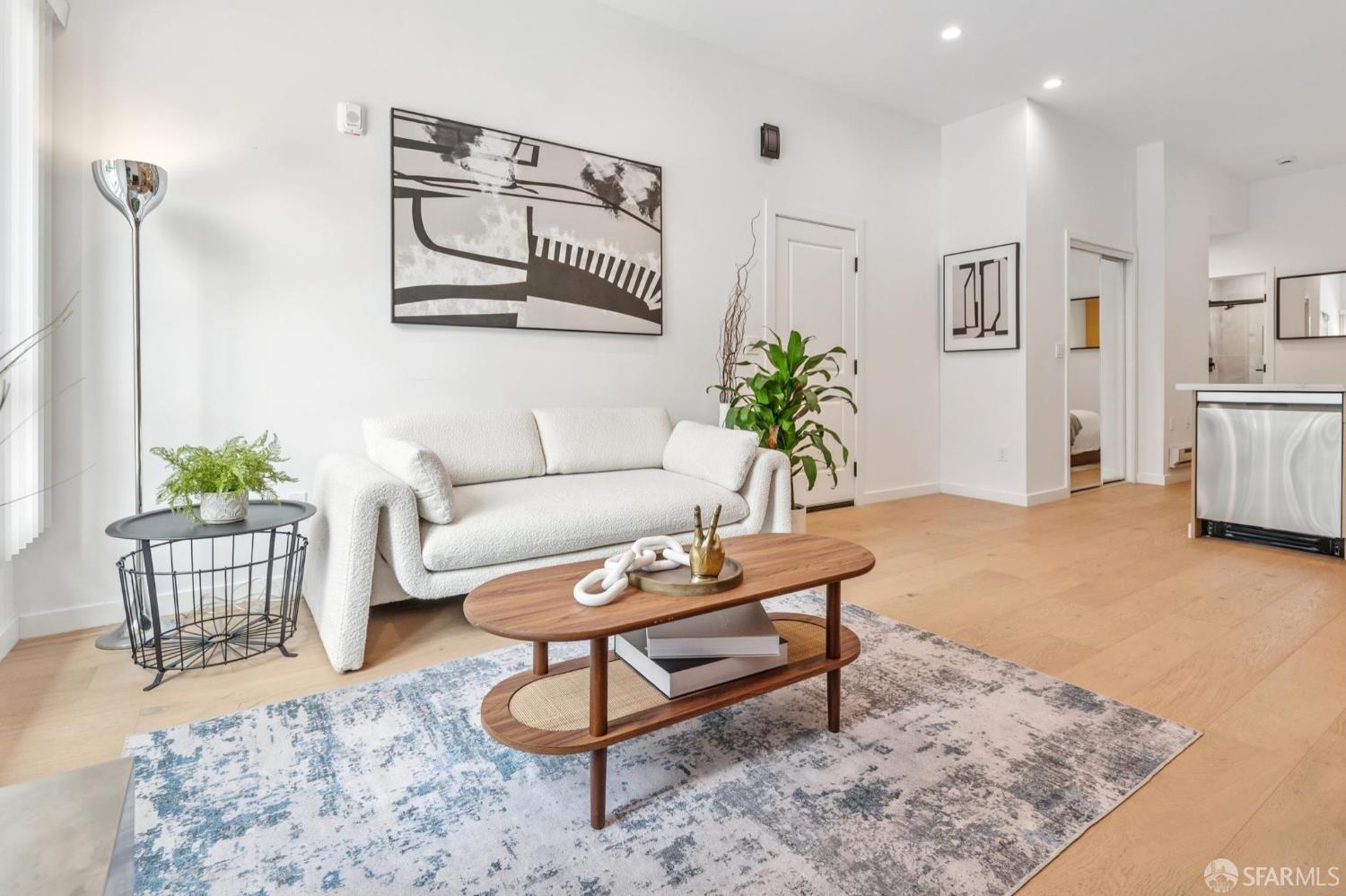 Detail Gallery Image 3 of 12 For 1117 Guerrero St #1,  San Francisco,  CA 94110 - 0 Beds | 1 Baths
