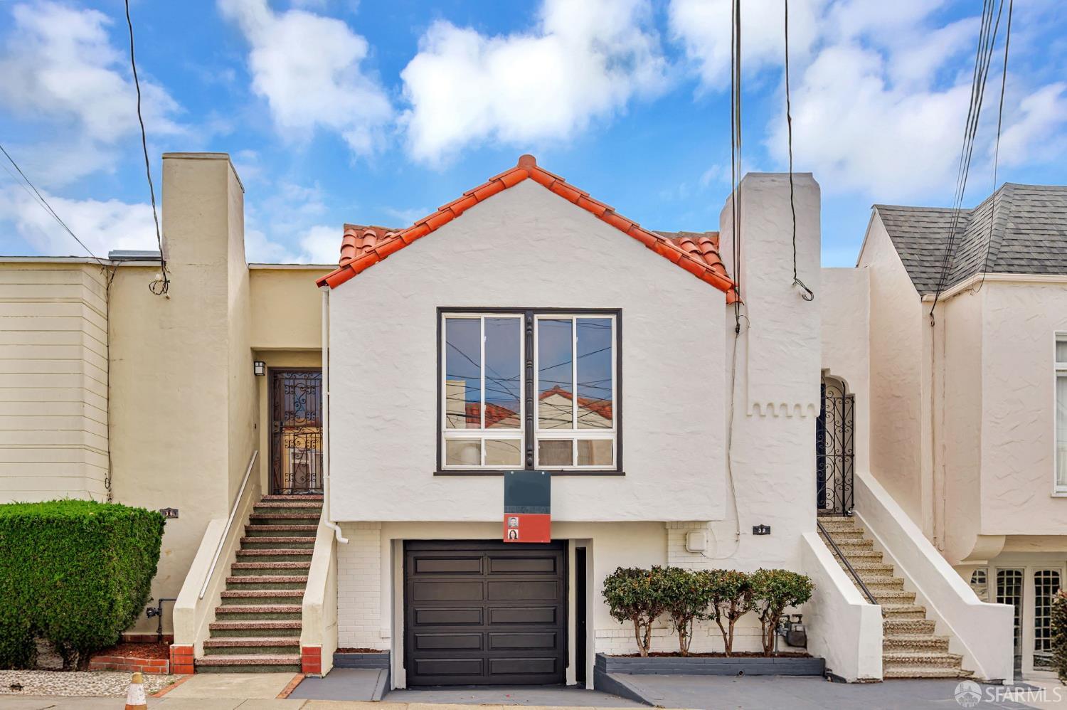 Detail Gallery Image 1 of 38 For 32 Santa Fe Ave, San Francisco,  CA 94124 - 3 Beds | 1/1 Baths