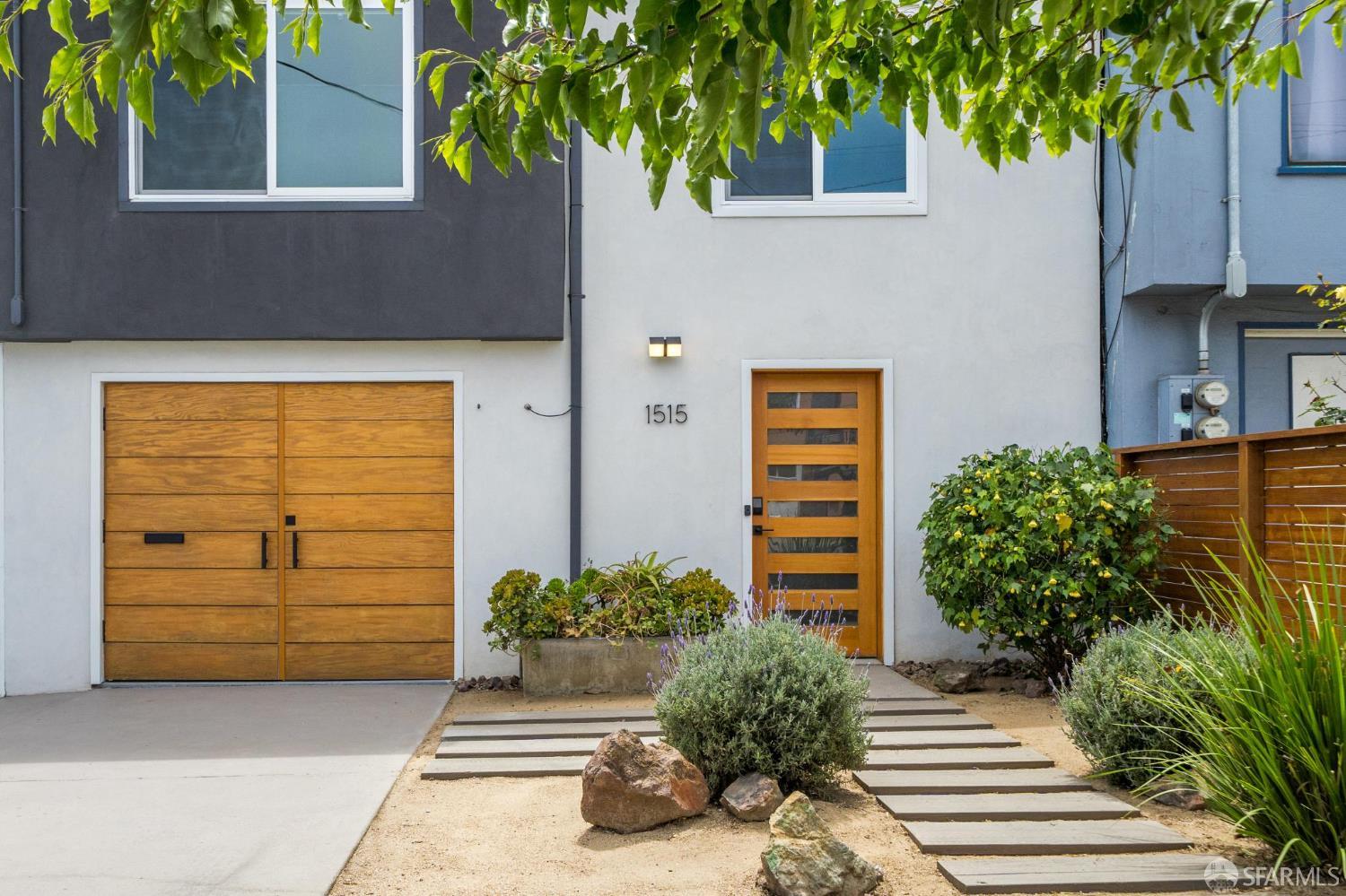 Detail Gallery Image 3 of 62 For 1515 Van Dyke Ave, San Francisco,  CA 94124 - 4 Beds | 2 Baths