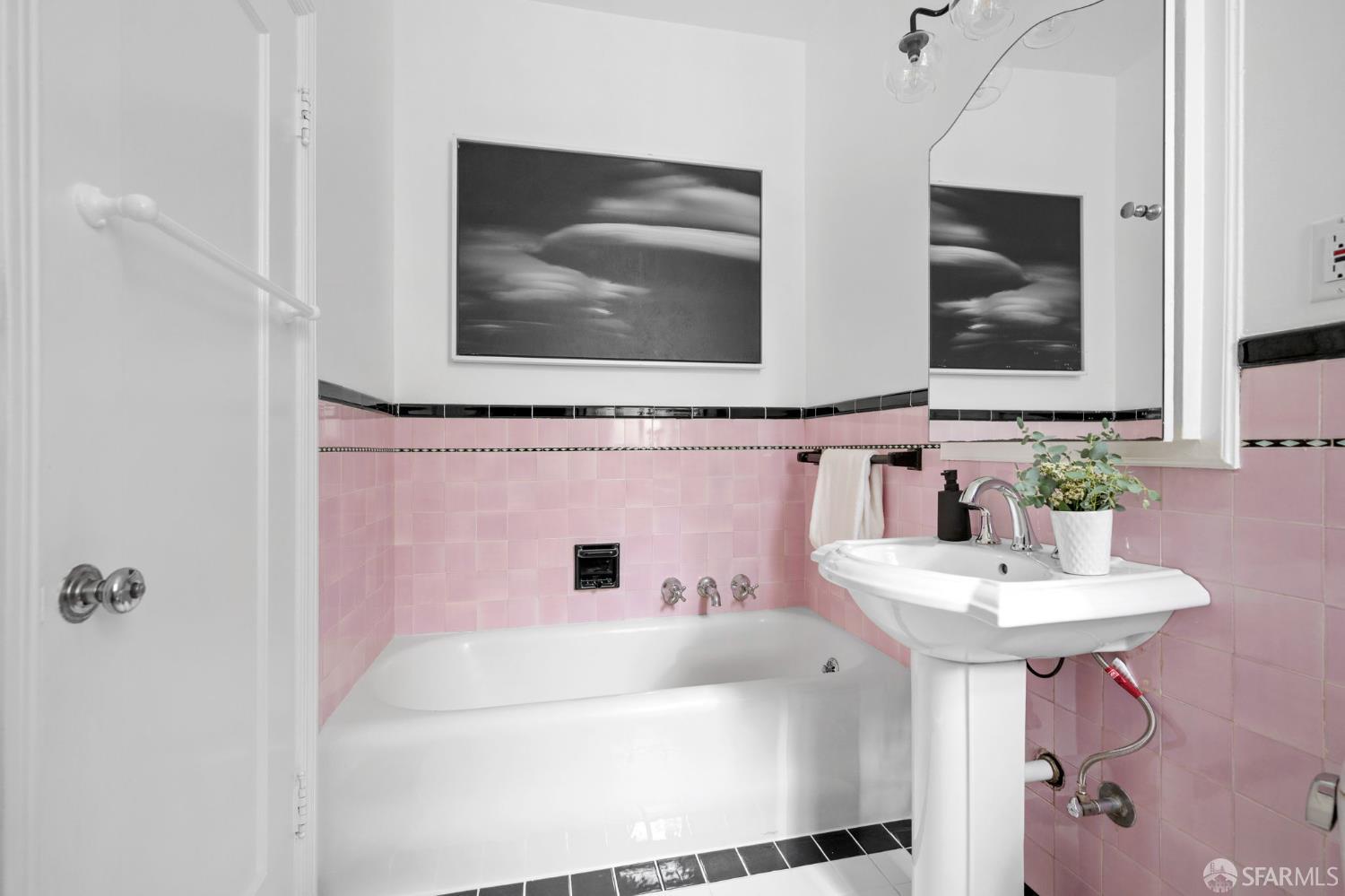 Detail Gallery Image 25 of 43 For 3675 Fillmore St #201,  San Francisco,  CA 94123 - 1 Beds | 1 Baths