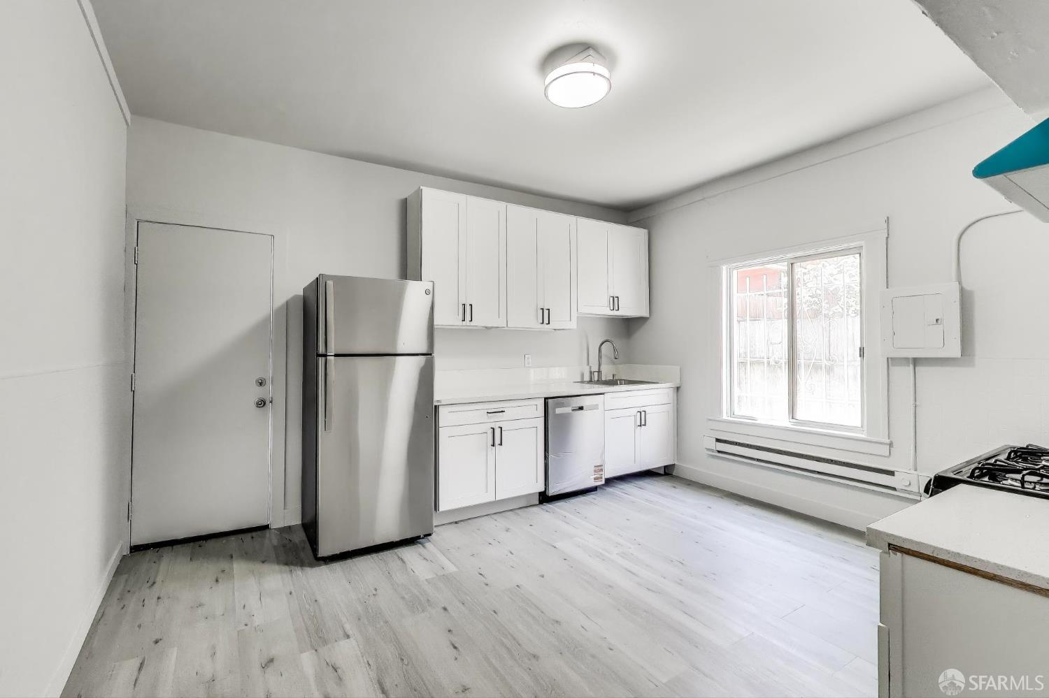 Detail Gallery Image 11 of 39 For 1671 Greenwich St, San Francisco,  CA 94123 - – Beds | – Baths