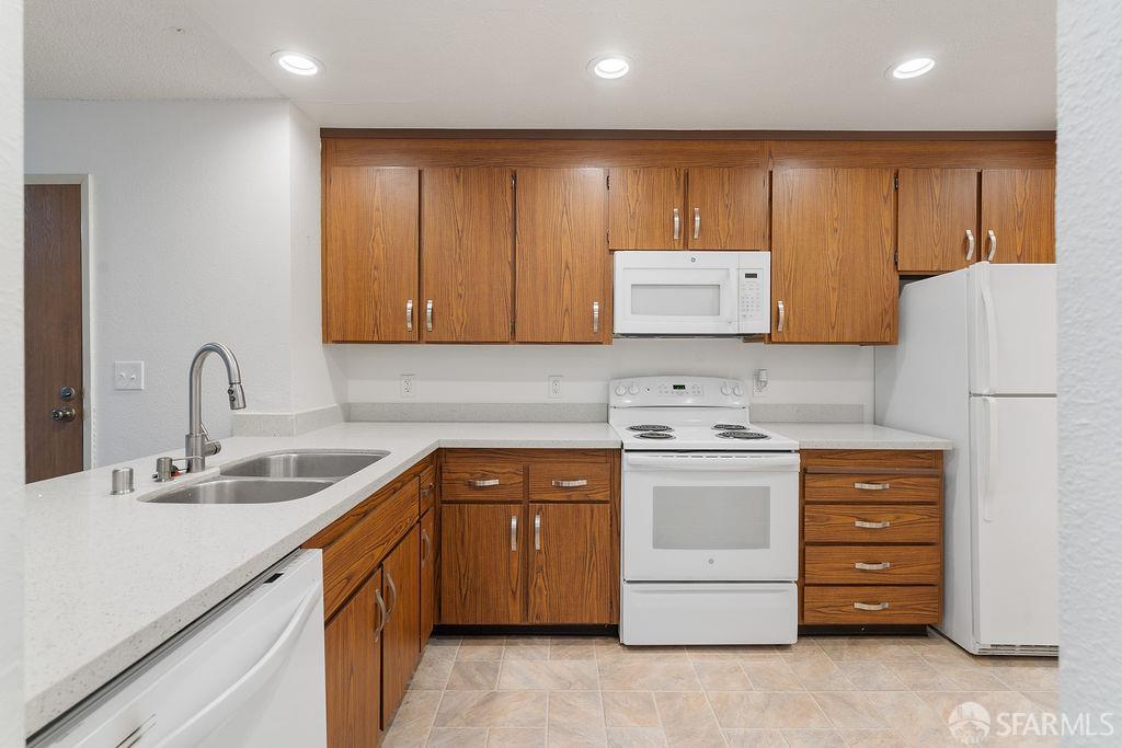 Detail Gallery Image 20 of 40 For 332 Philip Dr #103,  Daly City,  CA 94015 - 2 Beds | 2 Baths