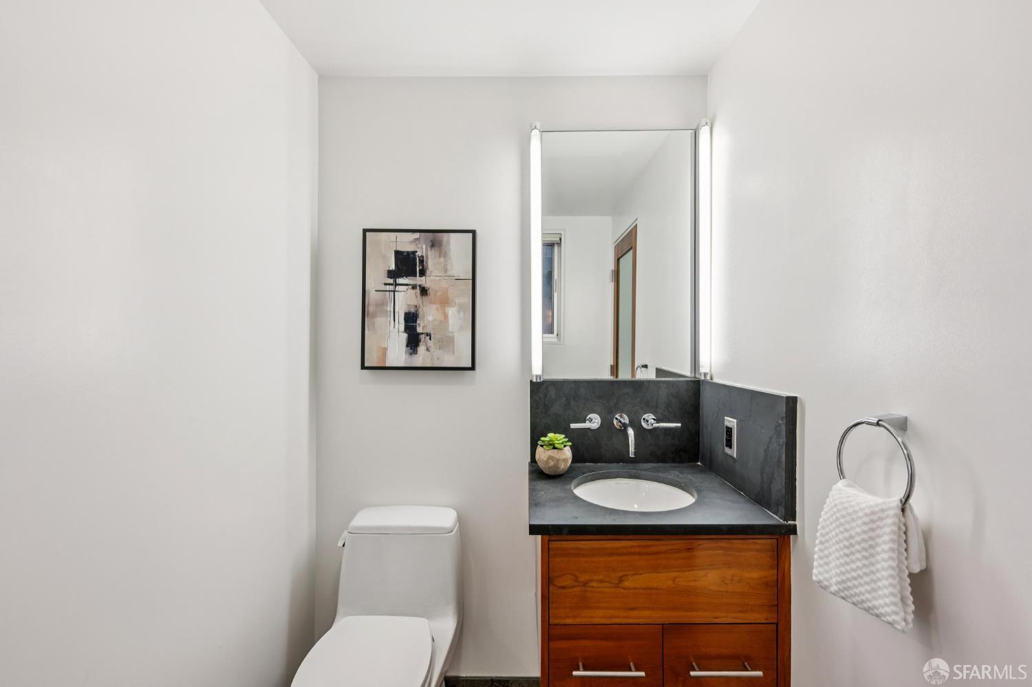 Detail Gallery Image 32 of 52 For 188 South Park St #3,  San Francisco,  CA 94107 - 2 Beds | 2/1 Baths