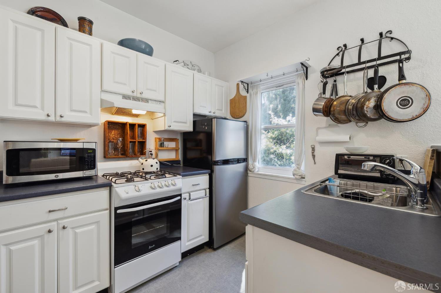 Detail Gallery Image 19 of 30 For 1742 Blake St #2,  Berkeley,  CA 94703 - 1 Beds | 1 Baths