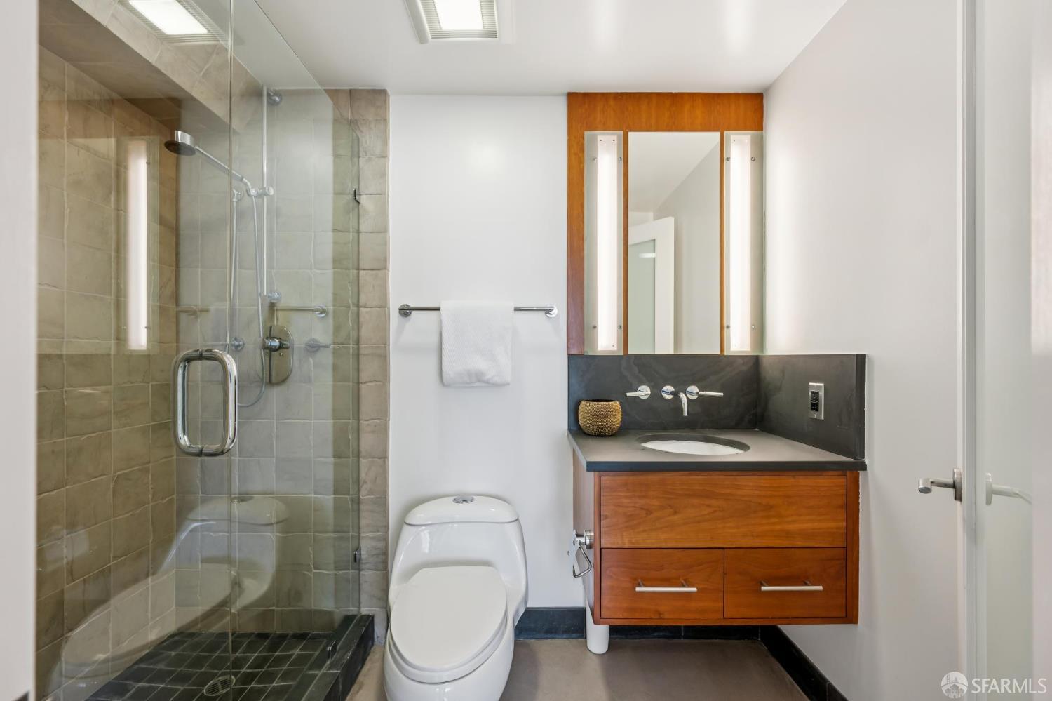 Detail Gallery Image 50 of 52 For 188 South Park St #3,  San Francisco,  CA 94107 - 2 Beds | 2/1 Baths