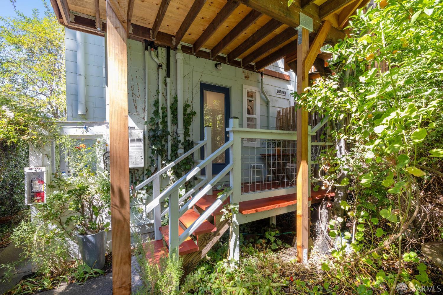 Detail Gallery Image 10 of 30 For 1742 Blake St #2,  Berkeley,  CA 94703 - 1 Beds | 1 Baths