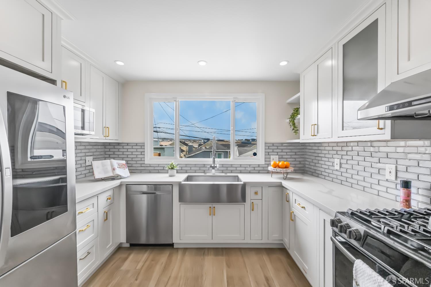 Detail Gallery Image 5 of 31 For 50 Parkwood Dr, Daly City,  CA 94015 - 4 Beds | 3 Baths