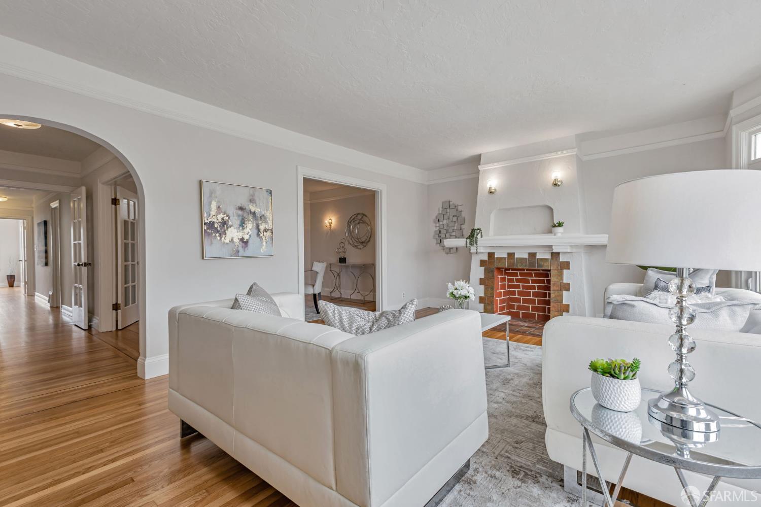 Detail Gallery Image 4 of 27 For 1750 26th Ave, San Francisco,  CA 94122 - 2 Beds | 1 Baths