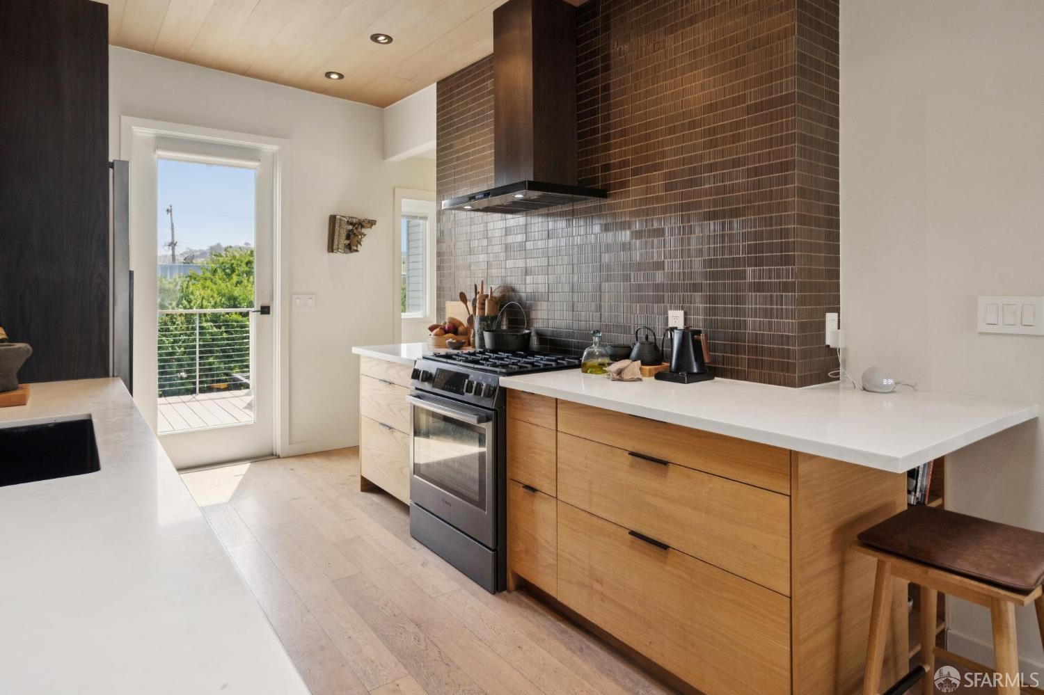 Detail Gallery Image 14 of 62 For 1515 Van Dyke Ave, San Francisco,  CA 94124 - 4 Beds | 2 Baths