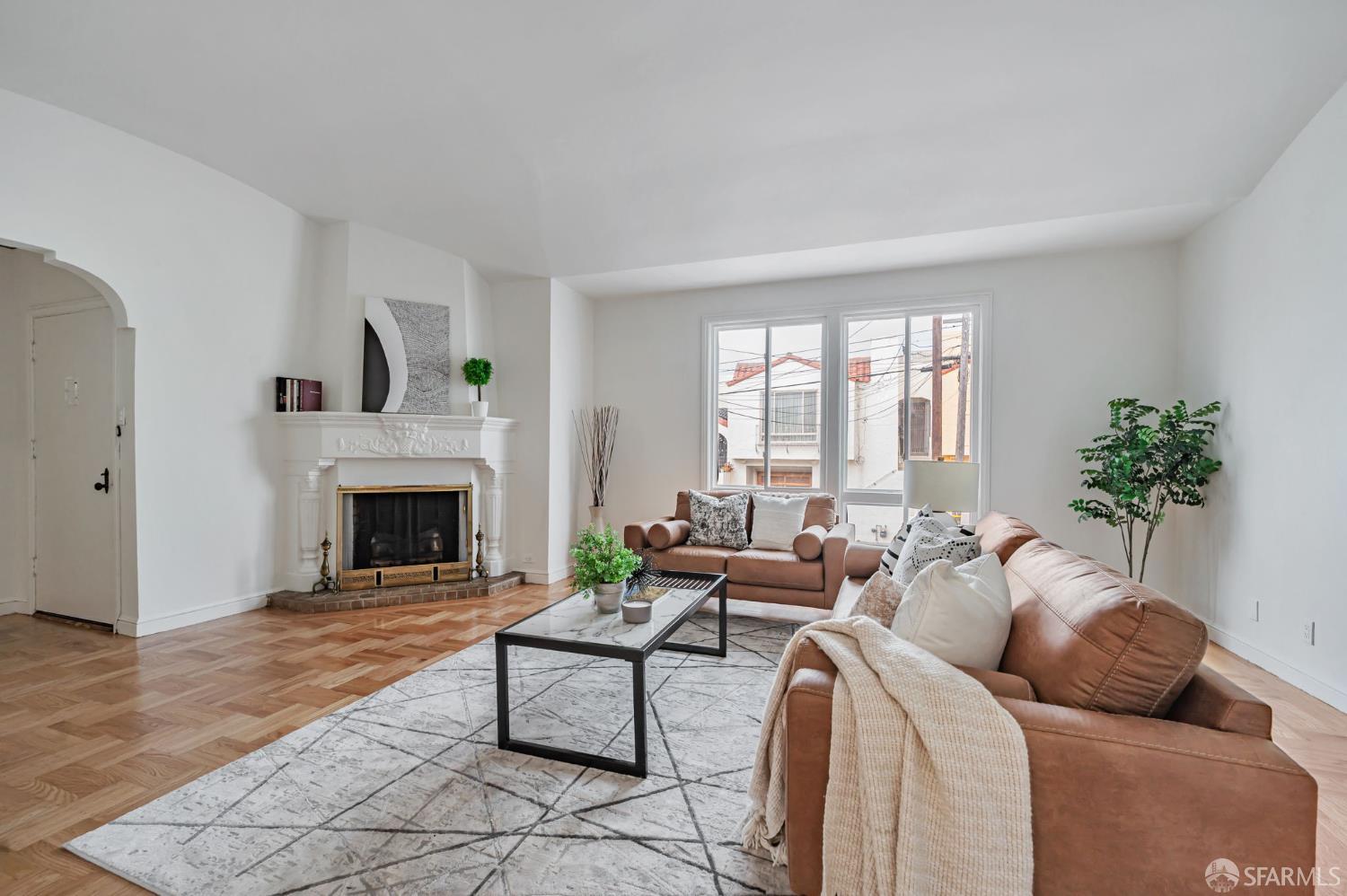 Detail Gallery Image 6 of 38 For 32 Santa Fe Ave, San Francisco,  CA 94124 - 3 Beds | 1/1 Baths