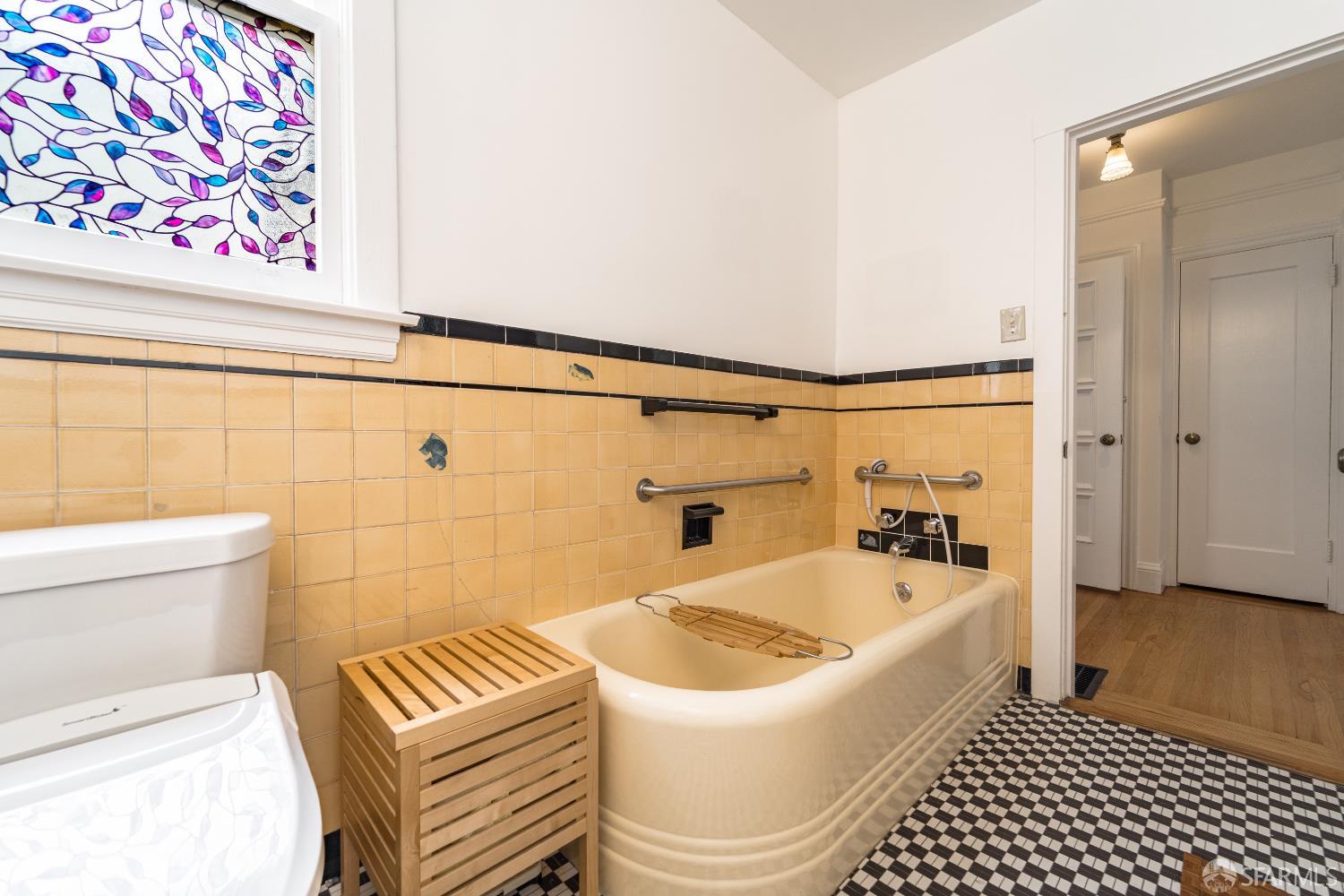 Detail Gallery Image 18 of 38 For 2212 15th Ave, San Francisco,  CA 94116 - 2 Beds | 1 Baths