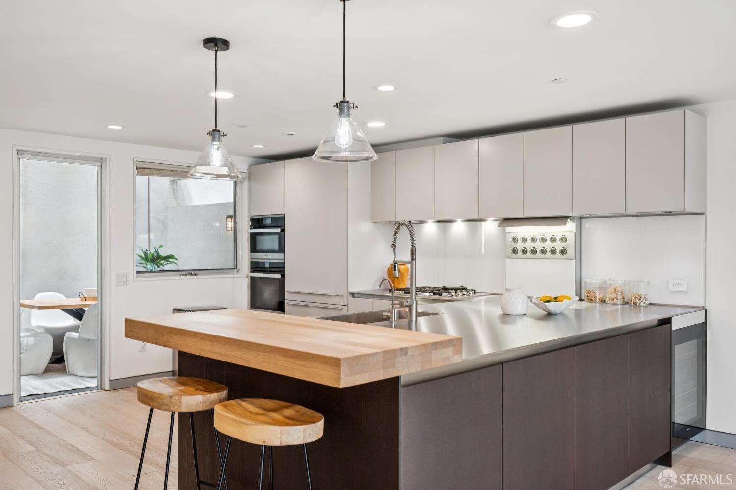 Detail Gallery Image 19 of 52 For 188 South Park St #3,  San Francisco,  CA 94107 - 2 Beds | 2/1 Baths