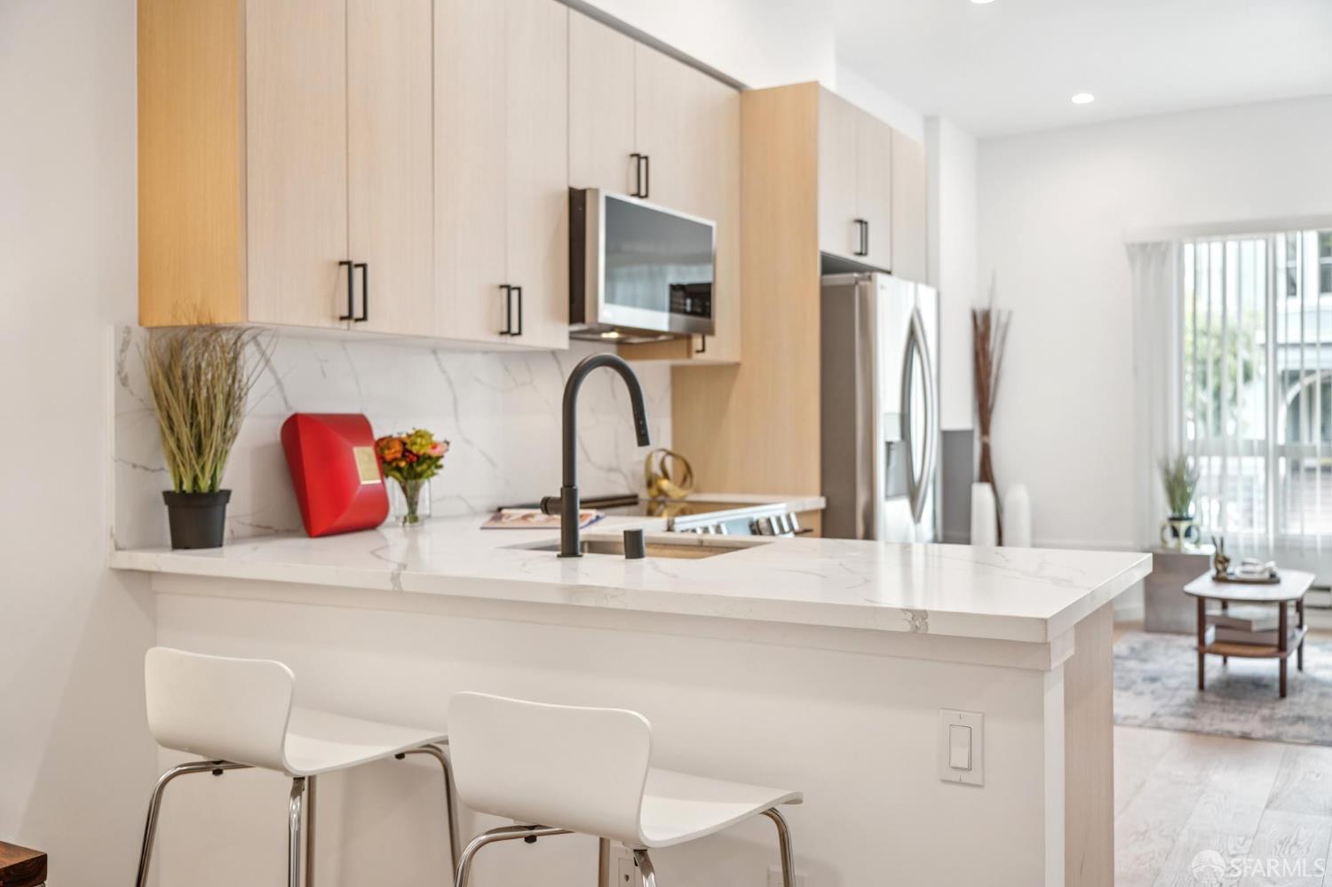Detail Gallery Image 7 of 12 For 1117 Guerrero St #1,  San Francisco,  CA 94110 - 0 Beds | 1 Baths