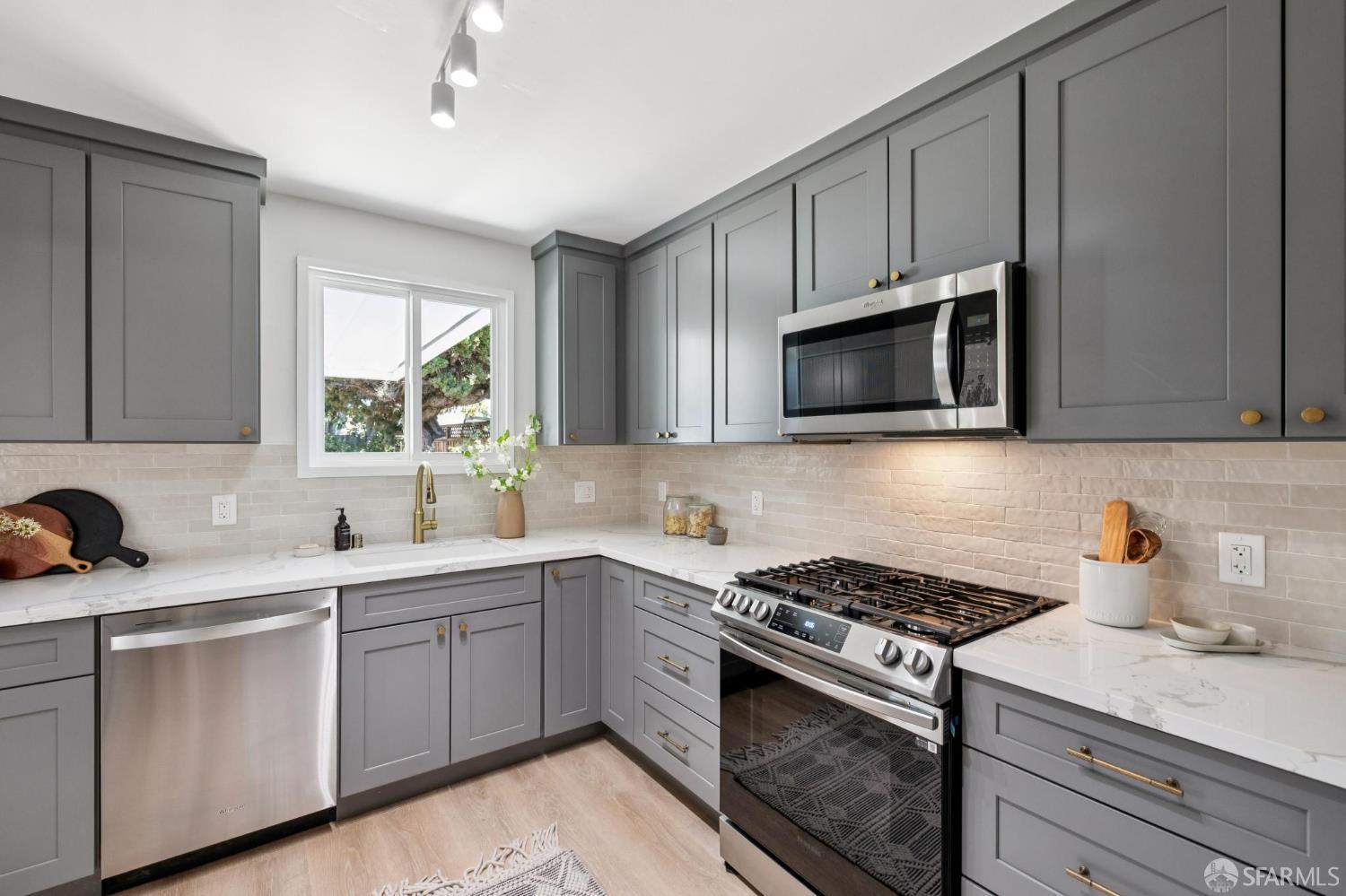 Detail Gallery Image 22 of 63 For 941 Norton St, San Mateo,  CA 94401 - 3 Beds | 1/1 Baths