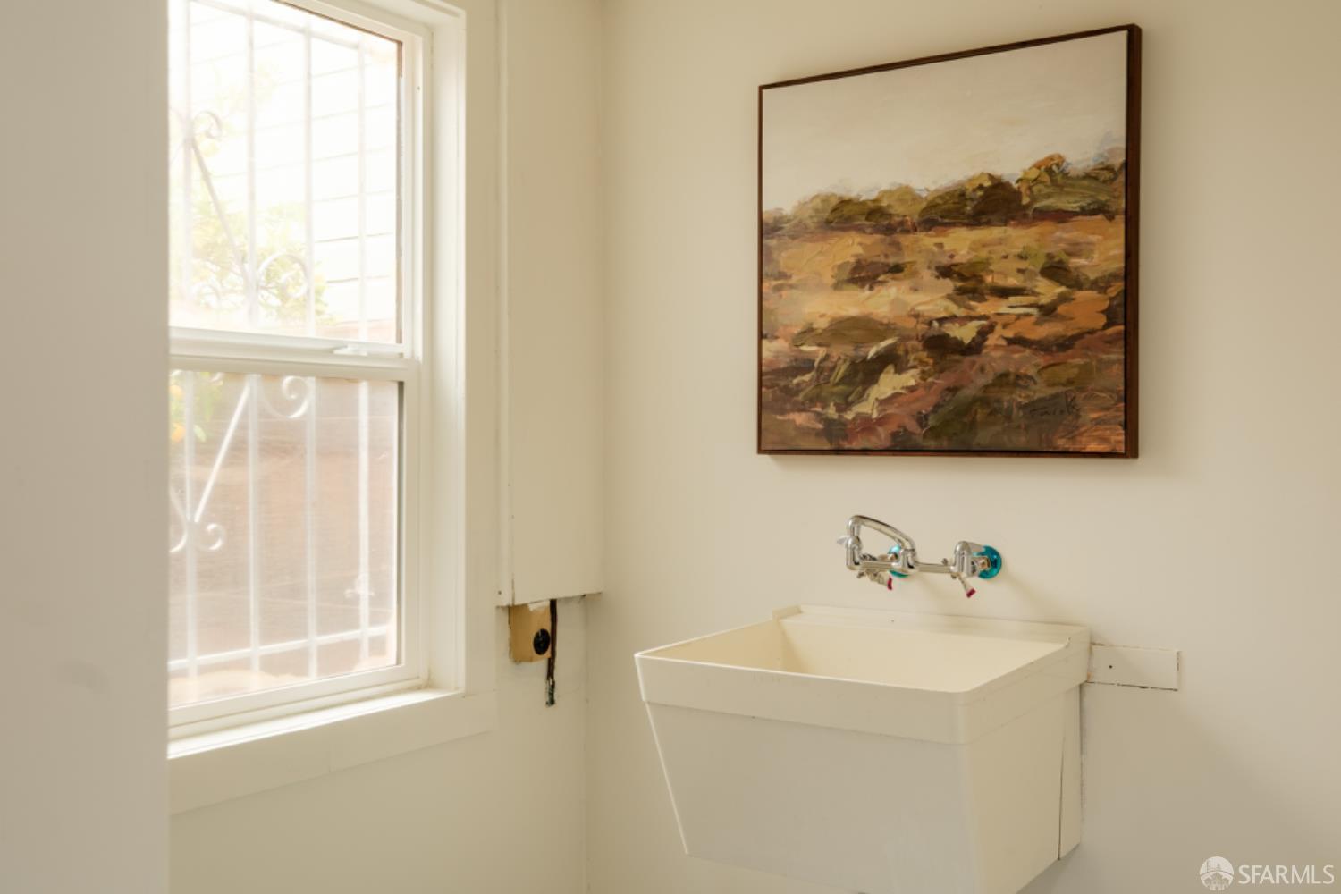 Detail Gallery Image 21 of 24 For 1547 Mckinnon Ave, San Francisco,  CA 94124 - 2 Beds | 1 Baths