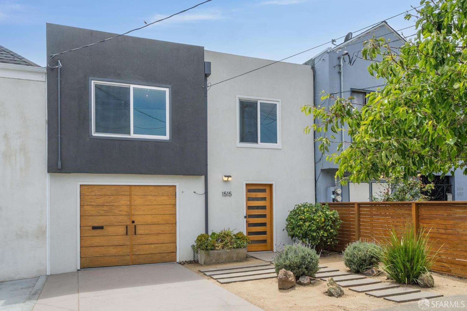Detail Gallery Image 2 of 62 For 1515 Van Dyke Ave, San Francisco,  CA 94124 - 4 Beds | 2 Baths