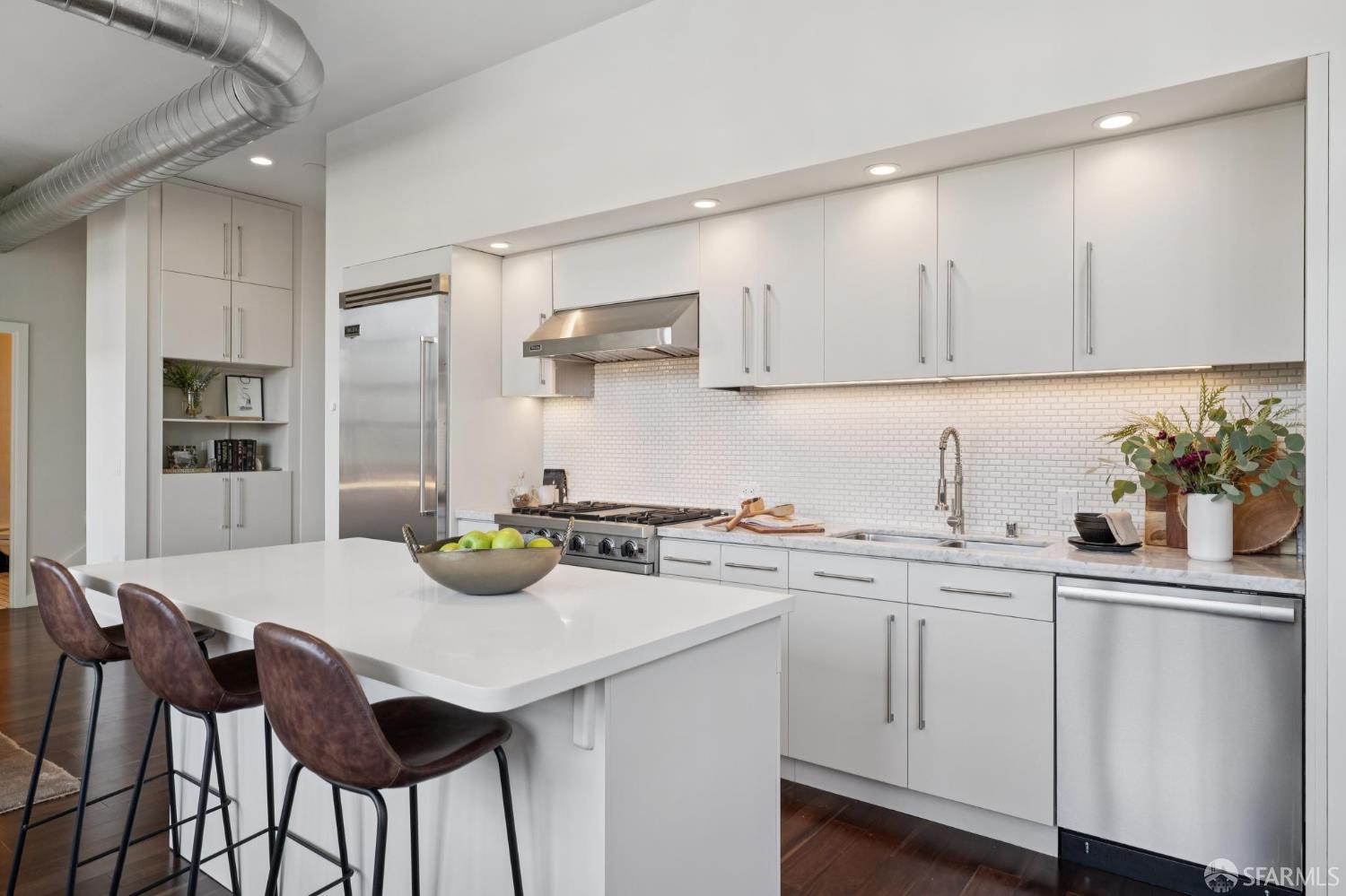 Detail Gallery Image 8 of 56 For 2101 Bryant St #306,  San Francisco,  CA 94110 - 3 Beds | 3 Baths