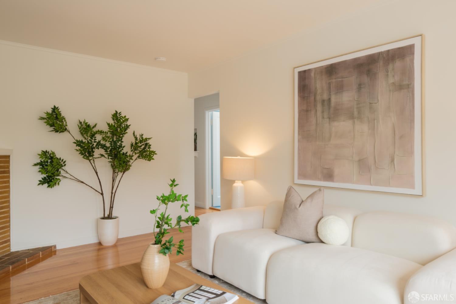 Detail Gallery Image 5 of 24 For 1547 Mckinnon Ave, San Francisco,  CA 94124 - 2 Beds | 1 Baths