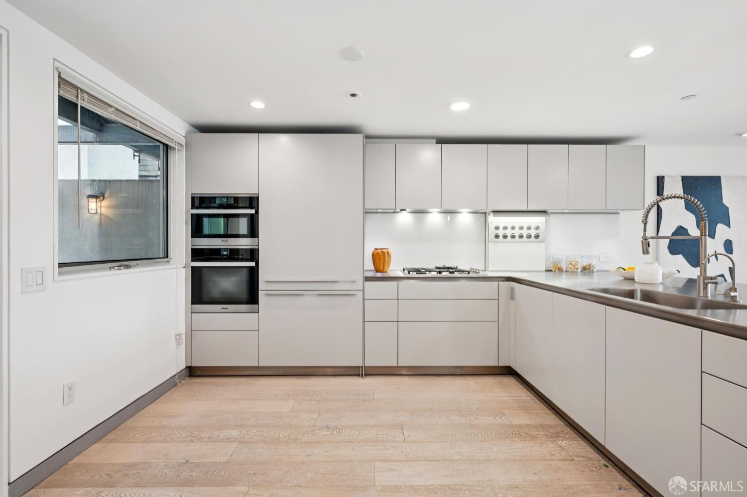 Detail Gallery Image 25 of 52 For 188 South Park St #3,  San Francisco,  CA 94107 - 2 Beds | 2/1 Baths