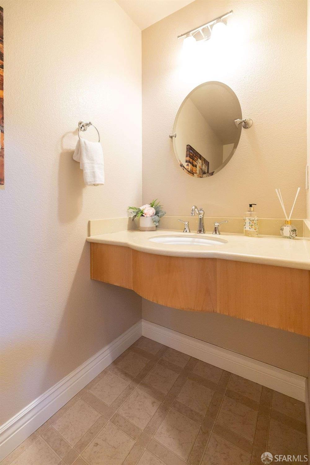 Detail Gallery Image 13 of 52 For 5619 Wells Ln, San Ramon,  CA 94582 - 5 Beds | 3/1 Baths