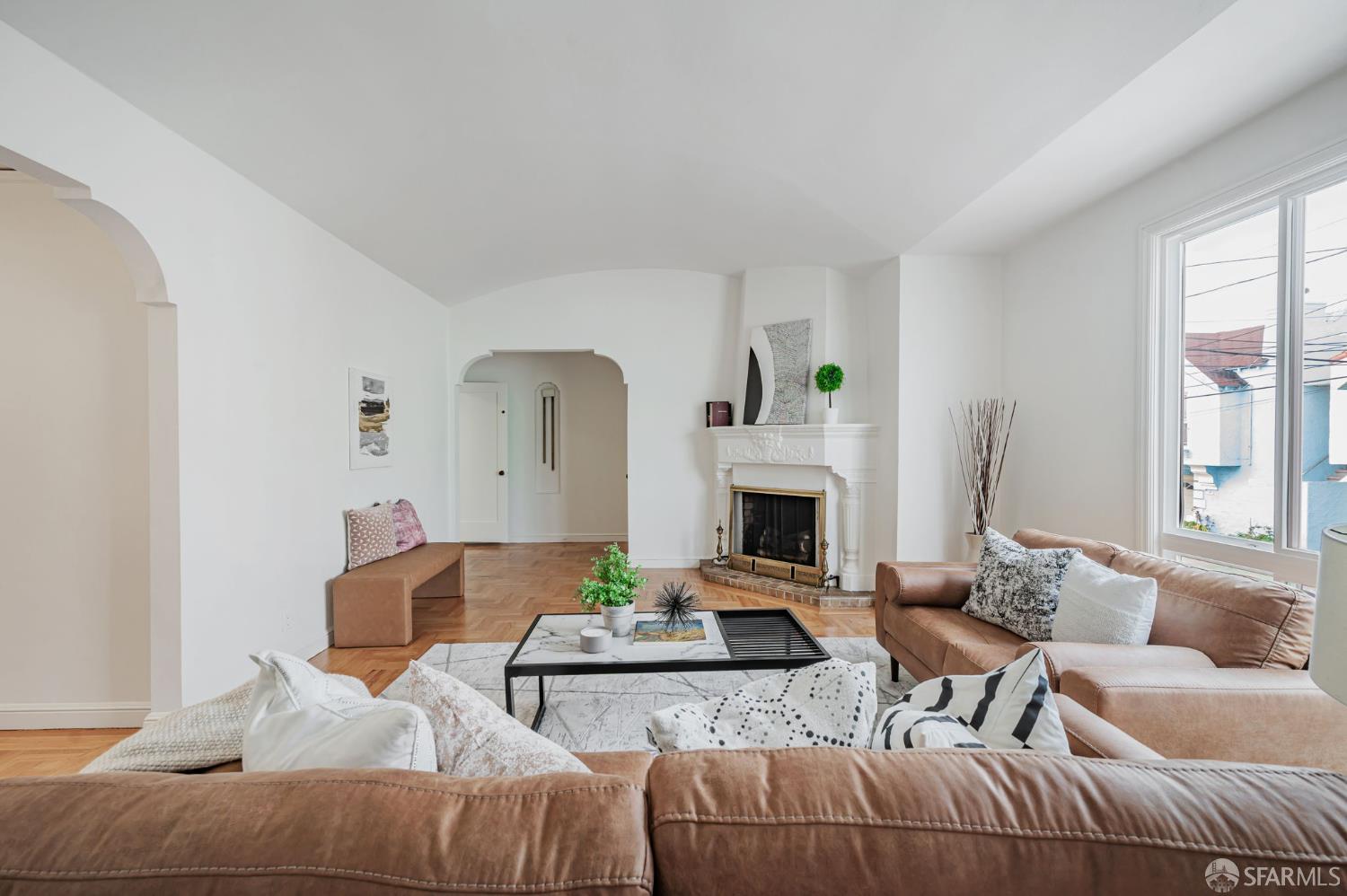 Detail Gallery Image 7 of 38 For 32 Santa Fe Ave, San Francisco,  CA 94124 - 3 Beds | 1/1 Baths