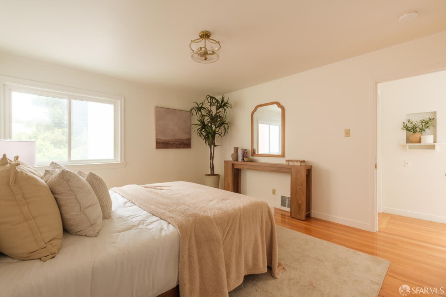Detail Gallery Image 10 of 24 For 1547 Mckinnon Ave, San Francisco,  CA 94124 - 2 Beds | 1 Baths