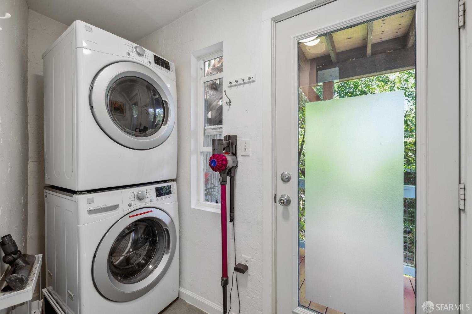 Detail Gallery Image 15 of 30 For 1742 Blake St #2,  Berkeley,  CA 94703 - 1 Beds | 1 Baths