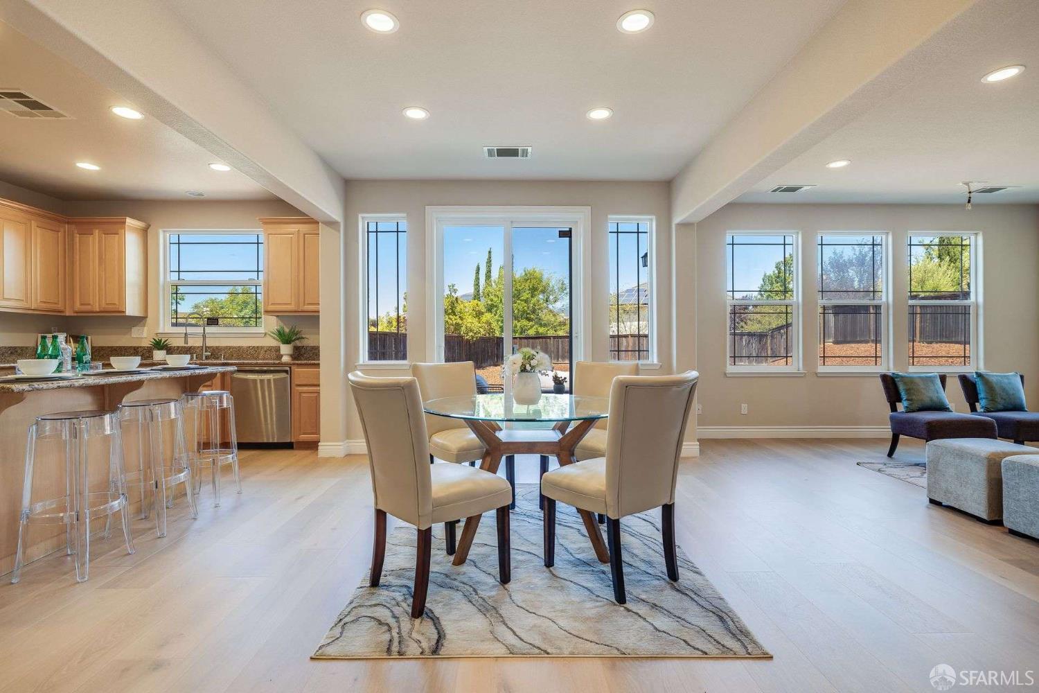 Detail Gallery Image 7 of 52 For 5619 Wells Ln, San Ramon,  CA 94582 - 5 Beds | 3/1 Baths