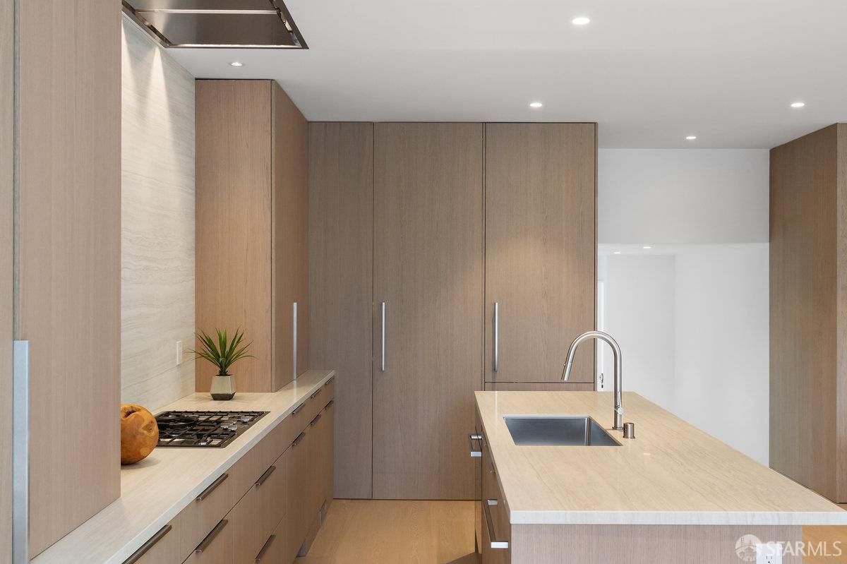 Detail Gallery Image 21 of 85 For 838 Duncan St, San Francisco,  CA 94131 - 3 Beds | 3 Baths