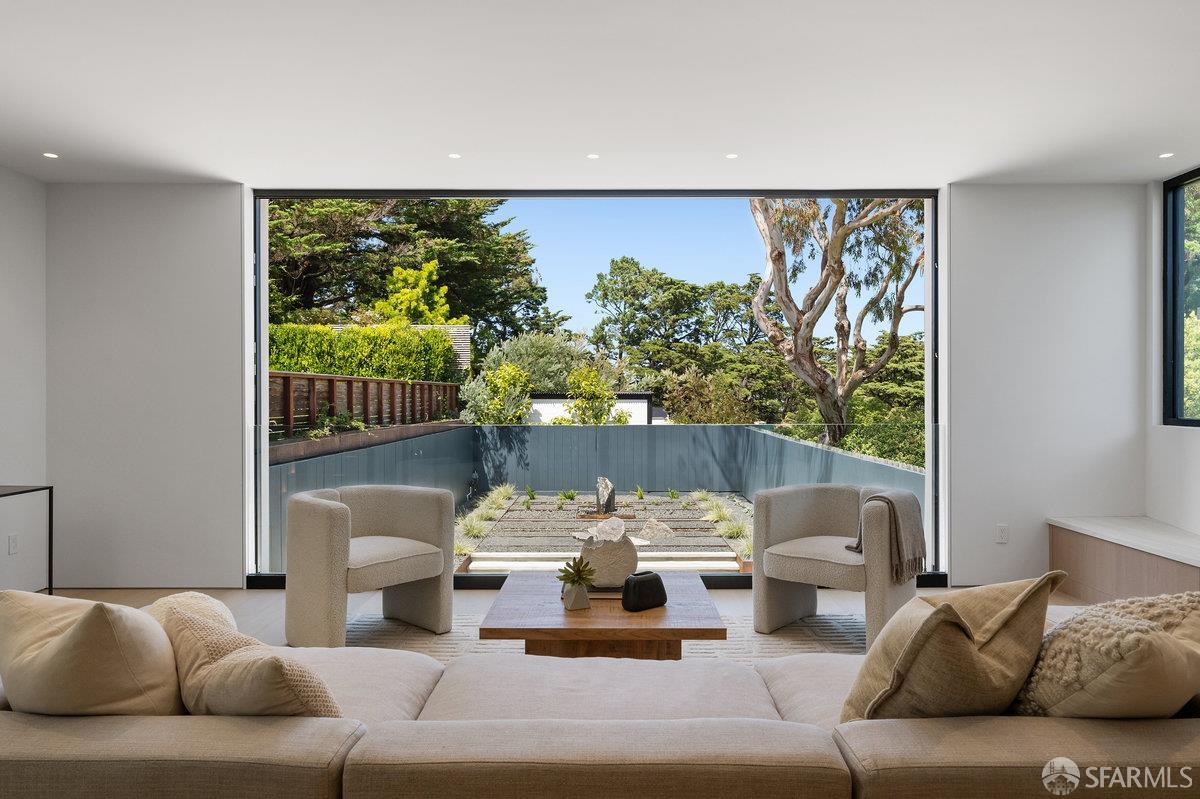 Detail Gallery Image 3 of 85 For 838 Duncan St, San Francisco,  CA 94131 - 3 Beds | 3 Baths