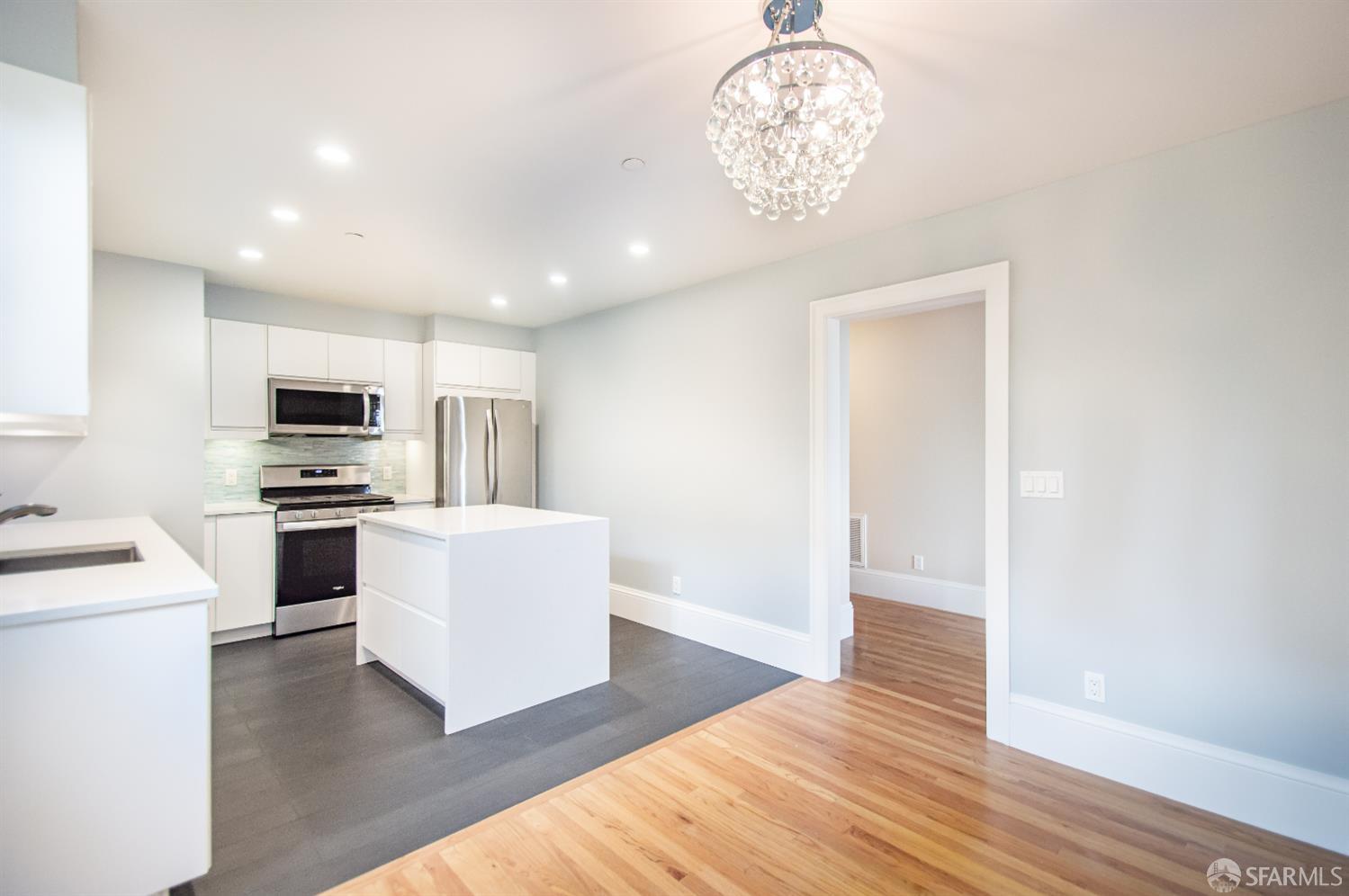 Detail Gallery Image 13 of 87 For 2740 Union St, San Francisco,  CA 94123 - – Beds | – Baths