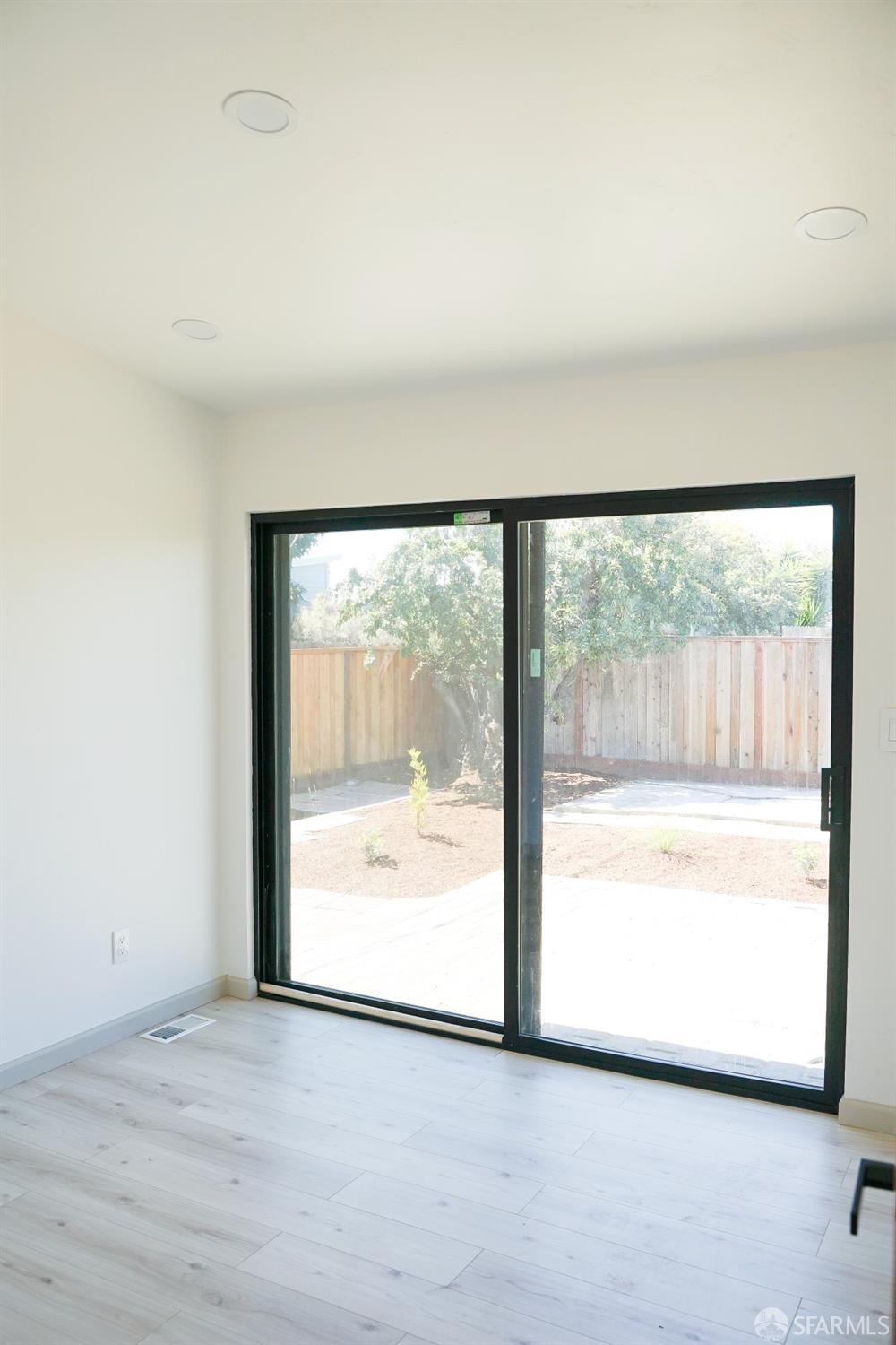 Detail Gallery Image 19 of 33 For 1517 Maxine Ave, San Mateo,  CA 94401 - 3 Beds | 2 Baths