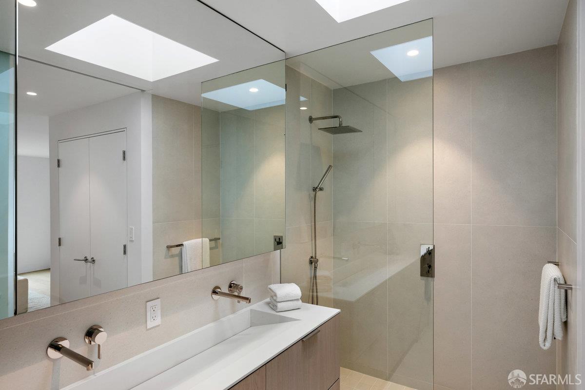 Detail Gallery Image 30 of 85 For 838 Duncan St, San Francisco,  CA 94131 - 3 Beds | 3 Baths
