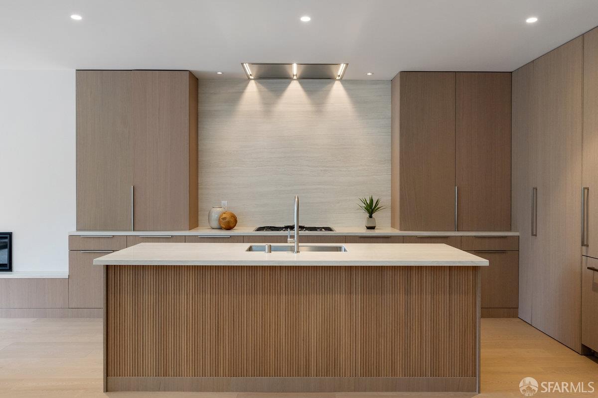 Detail Gallery Image 17 of 85 For 838 Duncan St, San Francisco,  CA 94131 - 3 Beds | 3 Baths