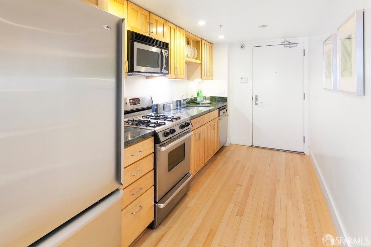 Photo #12: 425066053 Listing: Photo #12