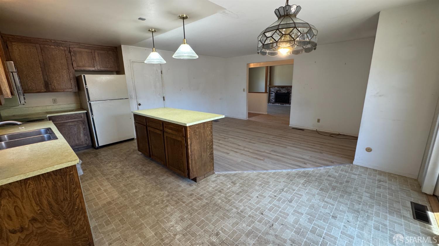 Detail Gallery Image 6 of 22 For 5212 Macdonald Ave, Richmond,  CA 94805 - 3 Beds | 2 Baths