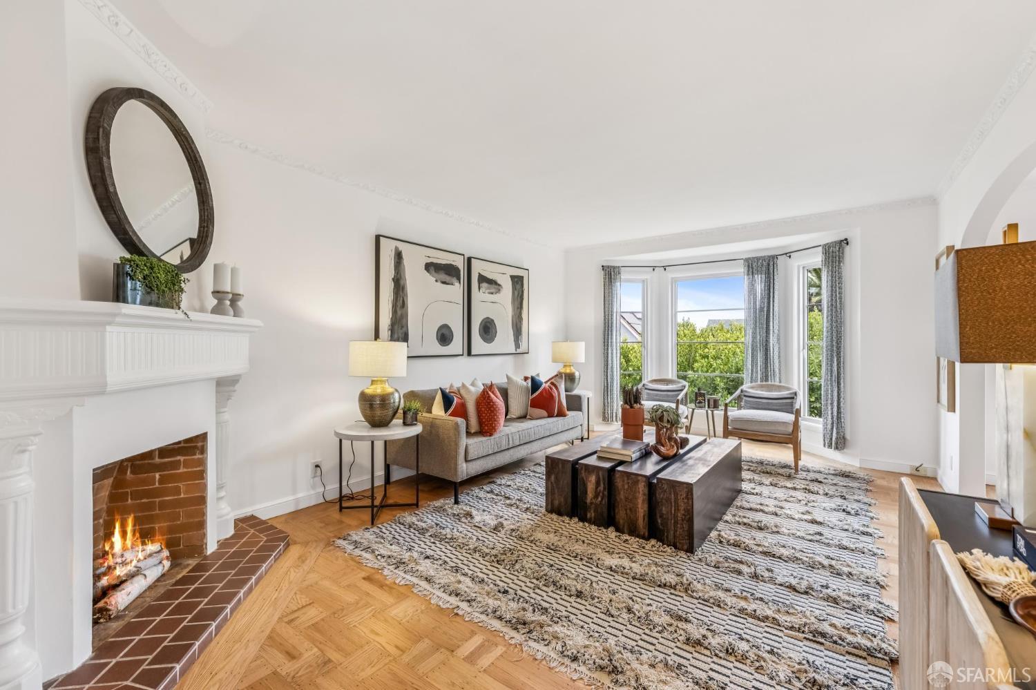 Detail Gallery Image 3 of 34 For 1116 Dolores St, San Francisco,  CA 94110 - 2 Beds | 1/1 Baths