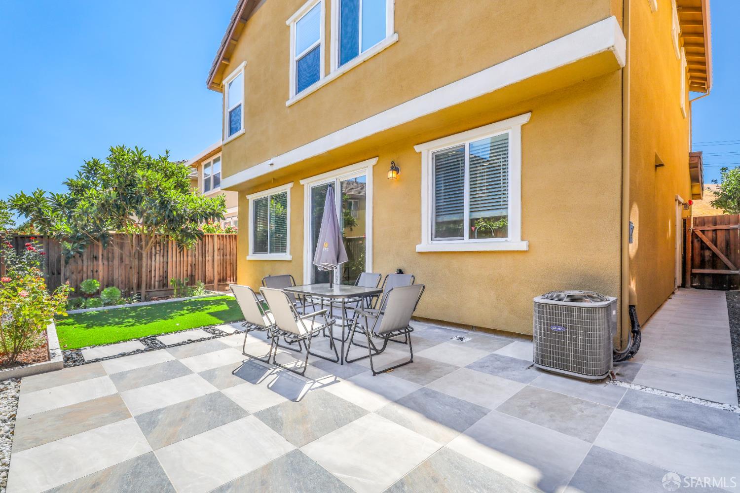 Detail Gallery Image 27 of 33 For 161 Kapalua Bay Cir, Pittsburg,  CA 94565 - 3 Beds | 2/1 Baths