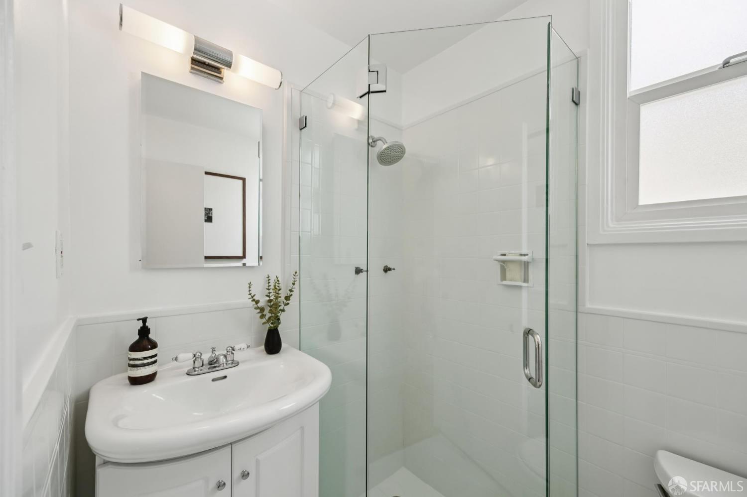 Detail Gallery Image 16 of 44 For 3240 Clay St, San Francisco,  CA 94115 - – Beds | – Baths
