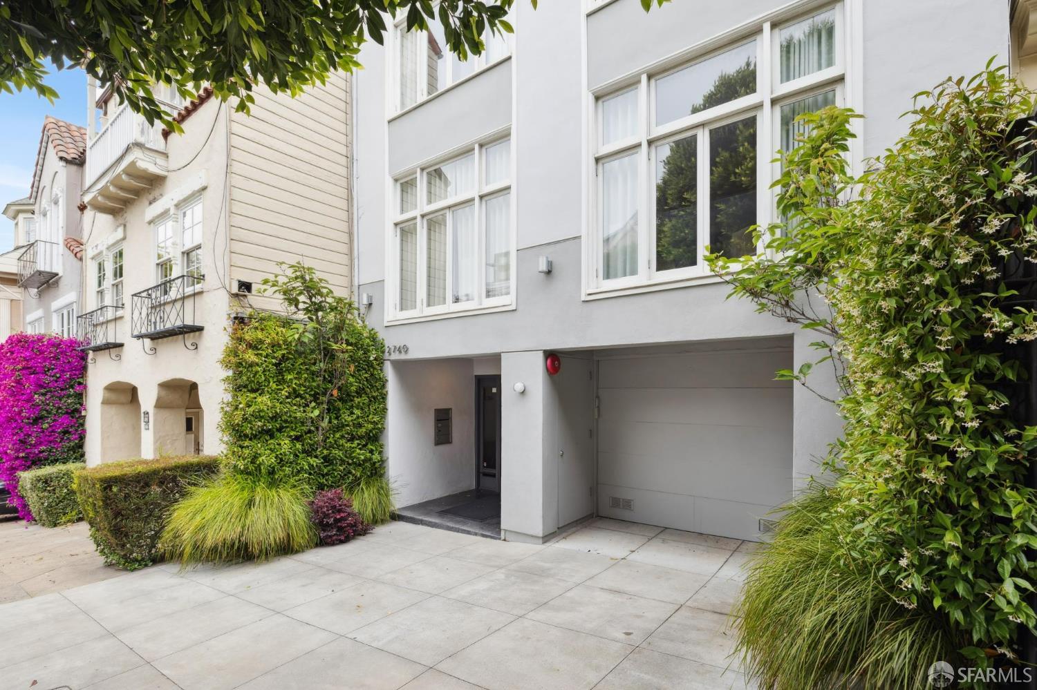 Detail Gallery Image 4 of 87 For 2740 Union St, San Francisco,  CA 94123 - – Beds | – Baths