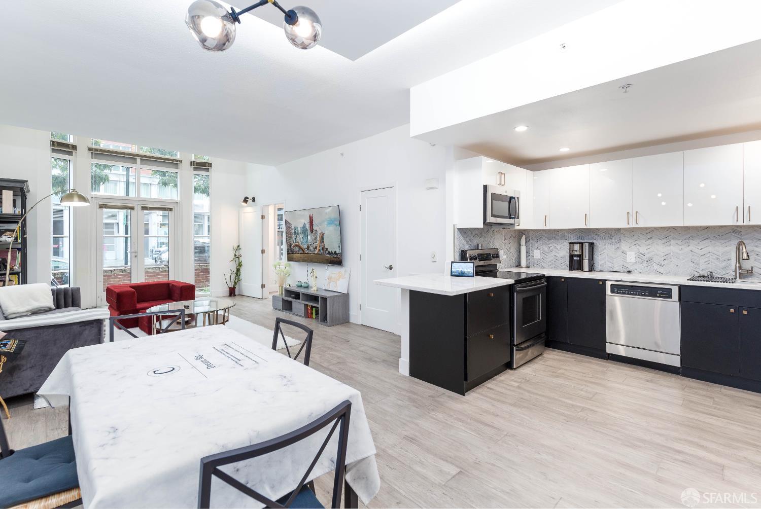 Detail Gallery Image 2 of 44 For 88 King St #108,  San Francisco,  CA 94107 - 2 Beds | 2 Baths