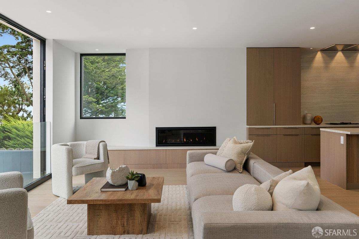 Detail Gallery Image 7 of 85 For 838 Duncan St, San Francisco,  CA 94131 - 3 Beds | 3 Baths