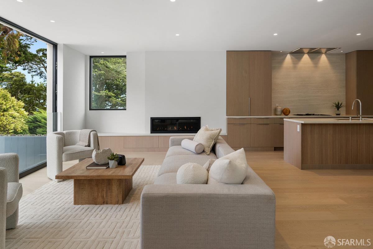 Detail Gallery Image 8 of 85 For 838 Duncan St, San Francisco,  CA 94131 - 3 Beds | 3 Baths